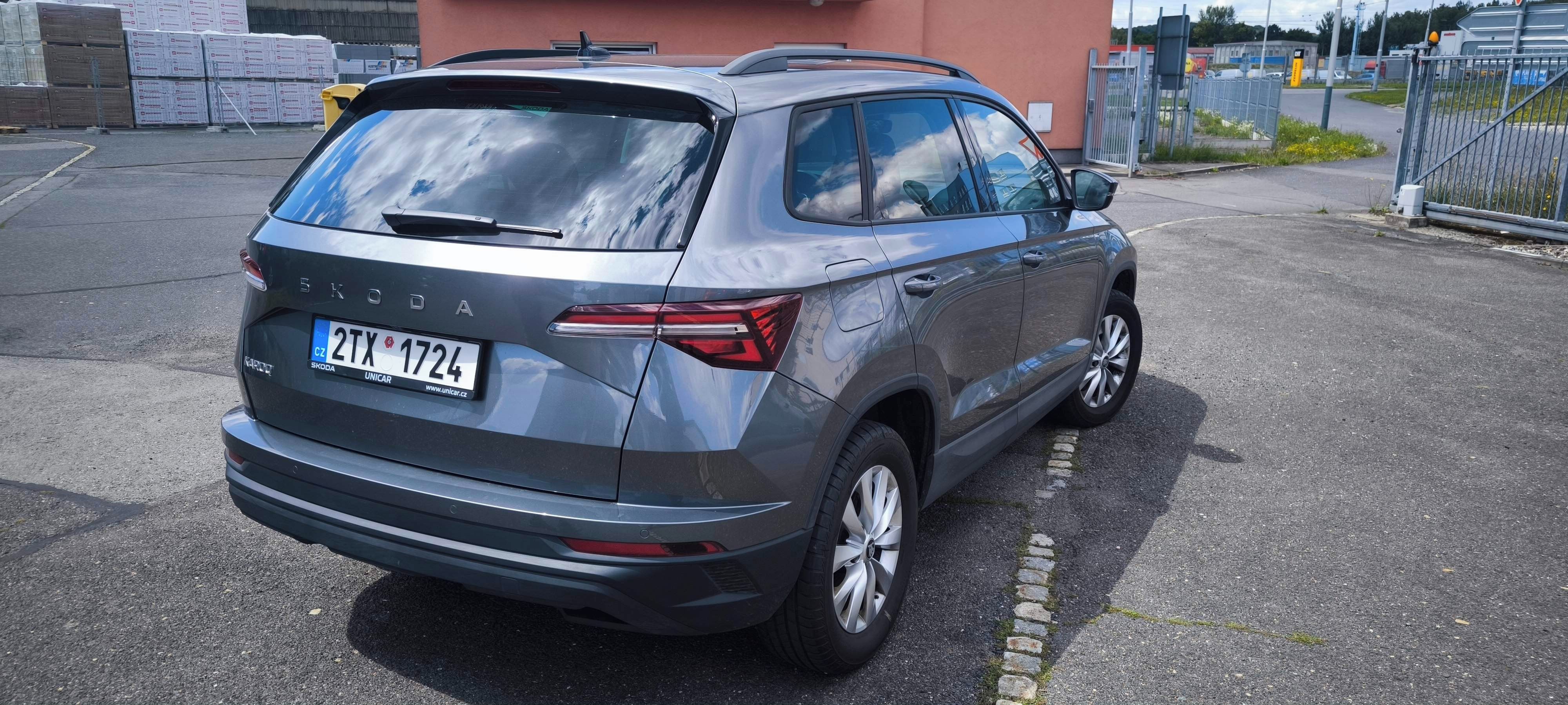 Škoda Karoq, 2,0 TDI 85 kW - Zánovní - fotka 6