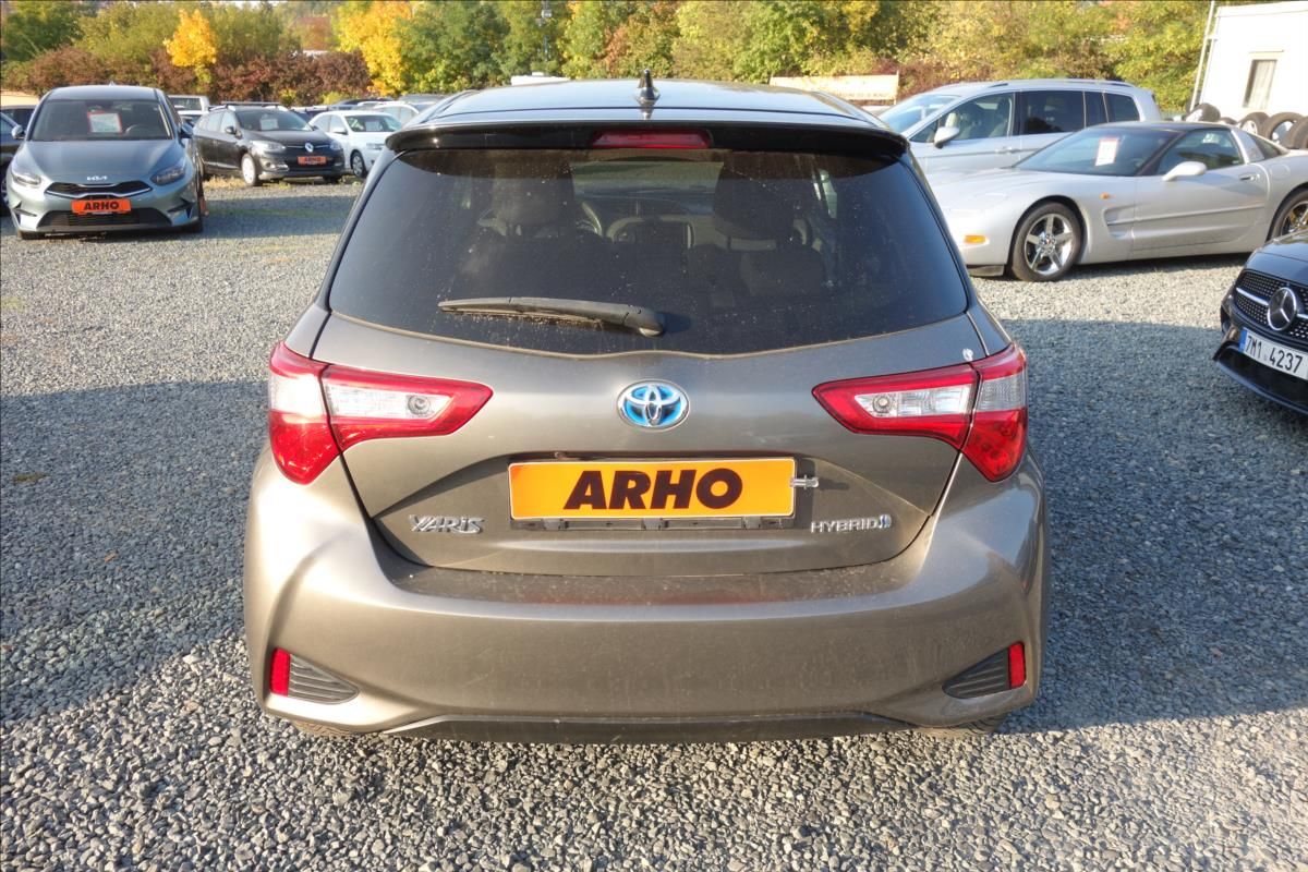 Toyota Yaris, 1,5 i, ČR, HYBRID, SELECTION. - fotka 4