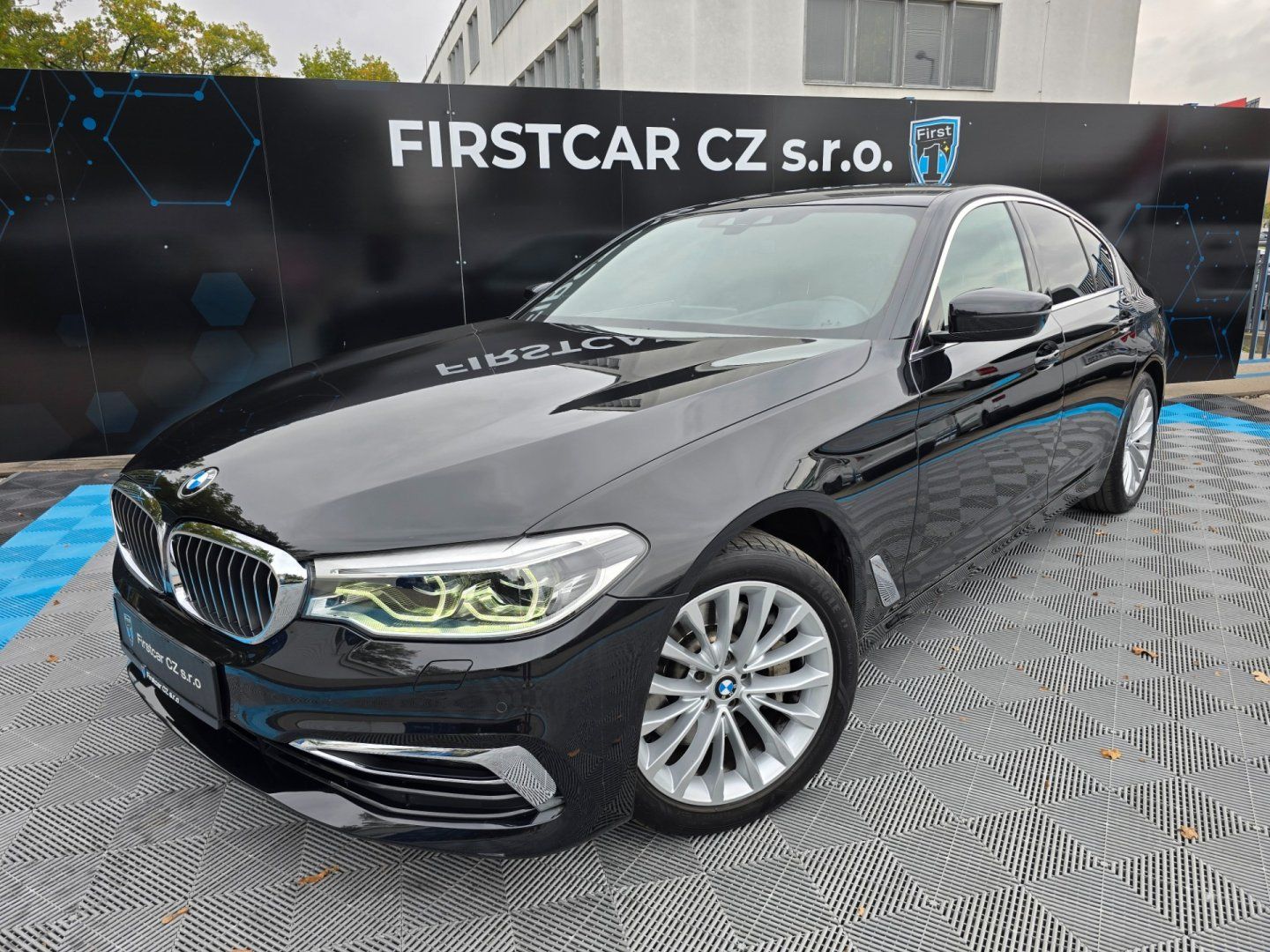 BMW Řada 5, 530d xDrive/ČR/2.MAJ/LUXURY