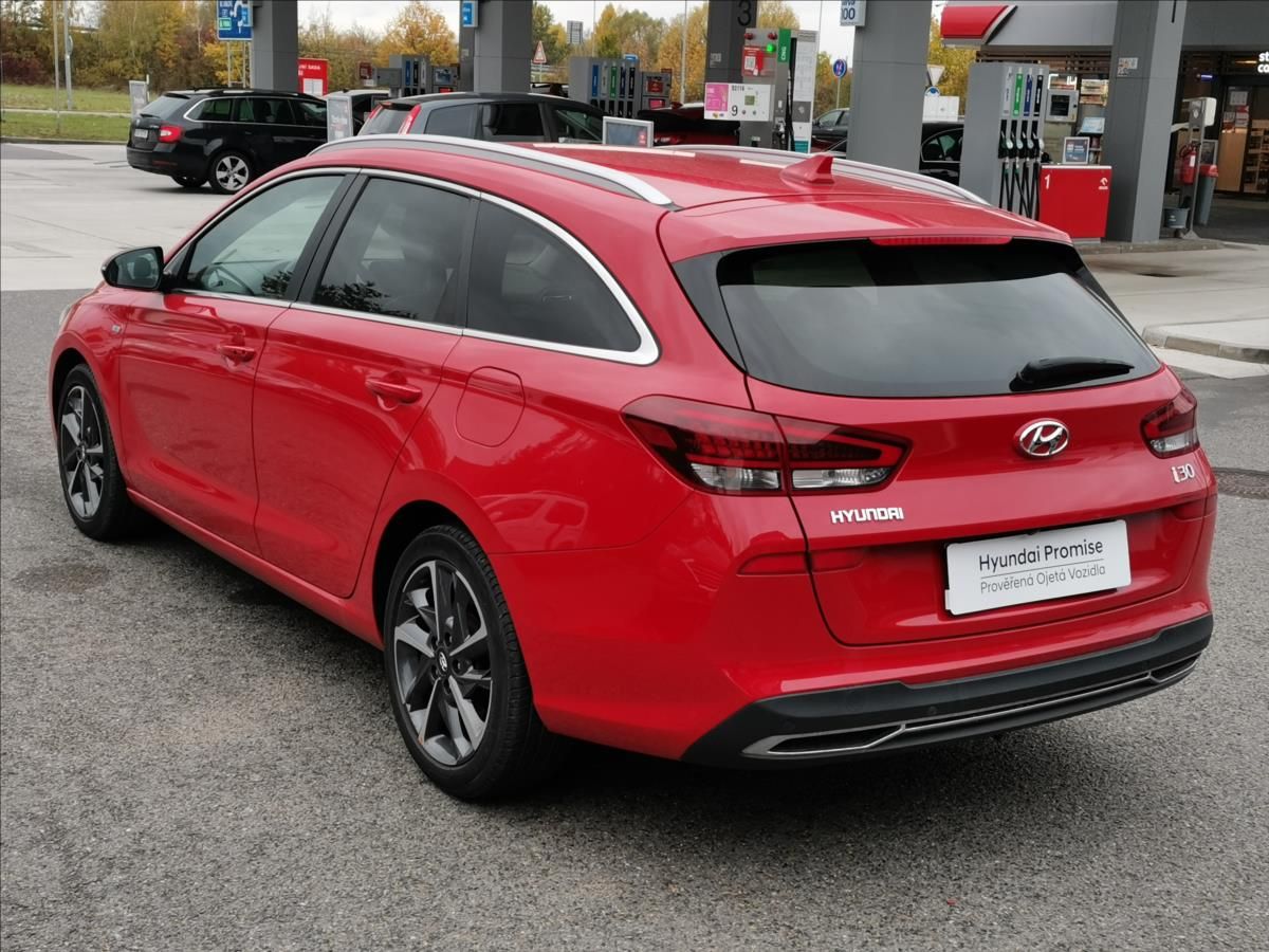 Hyundai i30, 1,5 T-GDI Smart kombi DCT - fotka 5