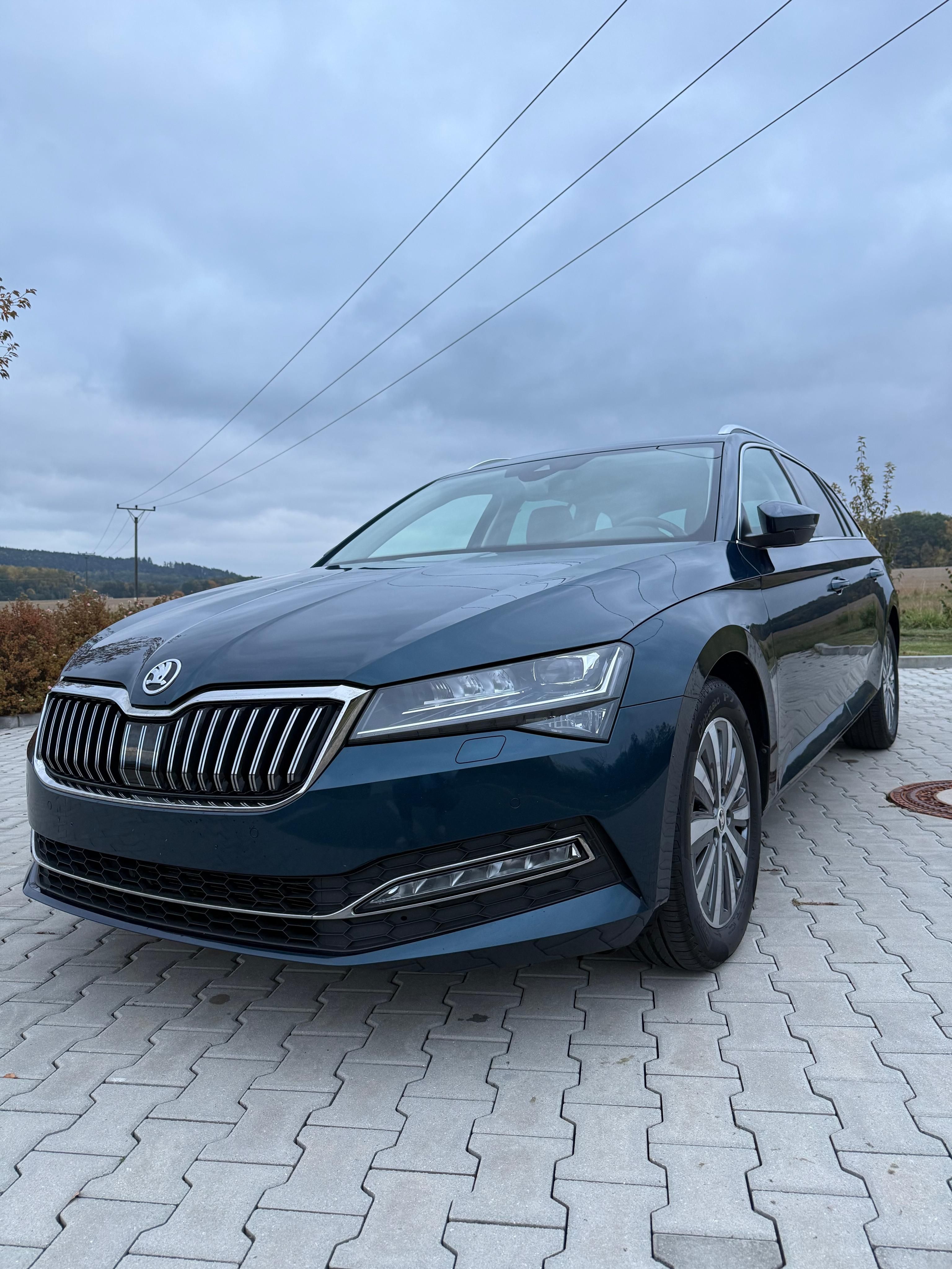 Škoda Superb, III Combi 2.0TDI 2023 MATRIX - fotka 2