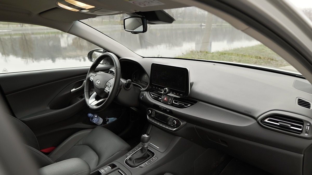 Hyundai i30, 1.6 CRDi 100 kW Style Premium - fotka 5