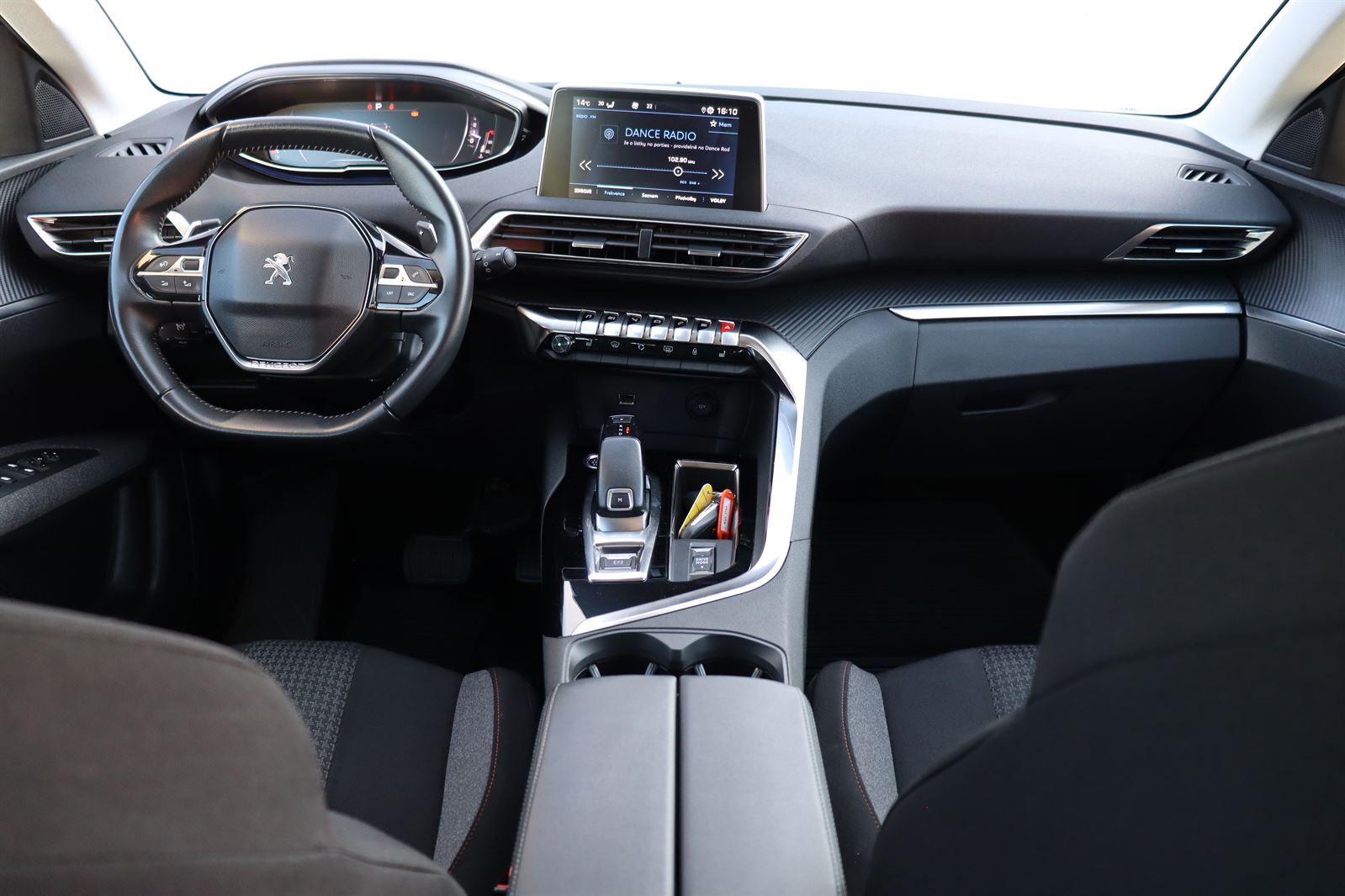 Peugeot 3008, 1.5 BlueHDi 130 S&S EAT8 - fotka 3