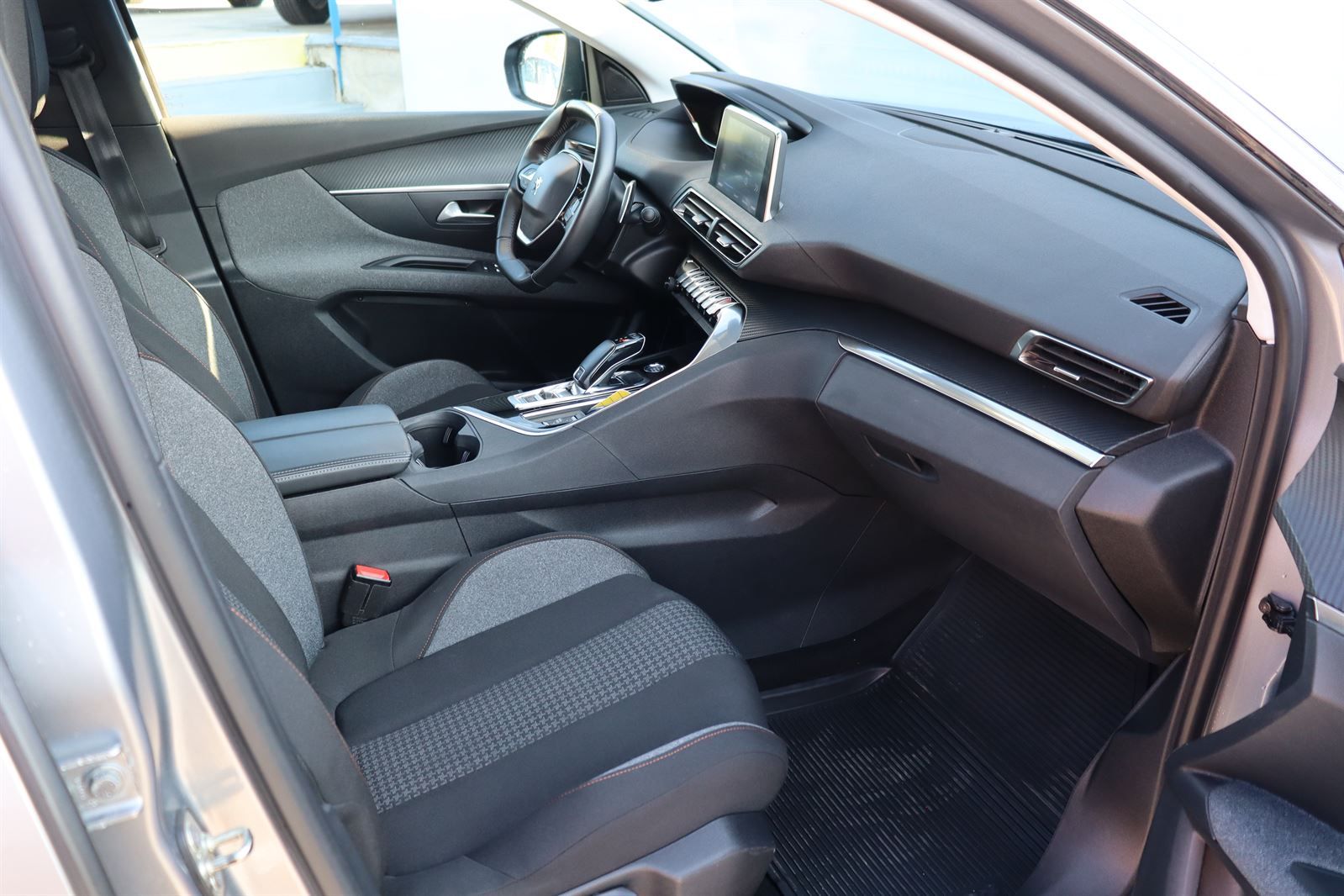 Peugeot 3008, 1.5 BlueHDi 130 S&S EAT8 - fotka 4