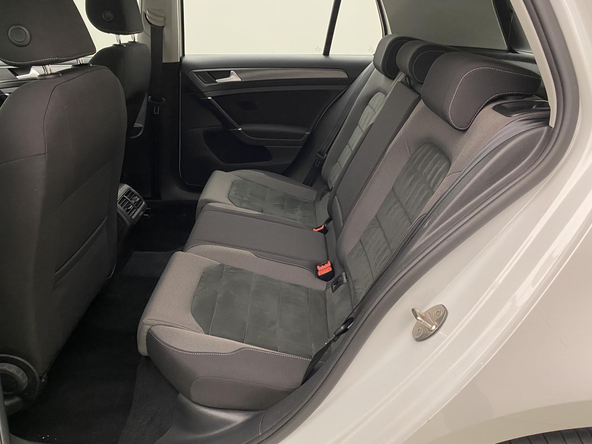 Volkswagen Golf, 1.6TDI 85kW CZ - fotka 5