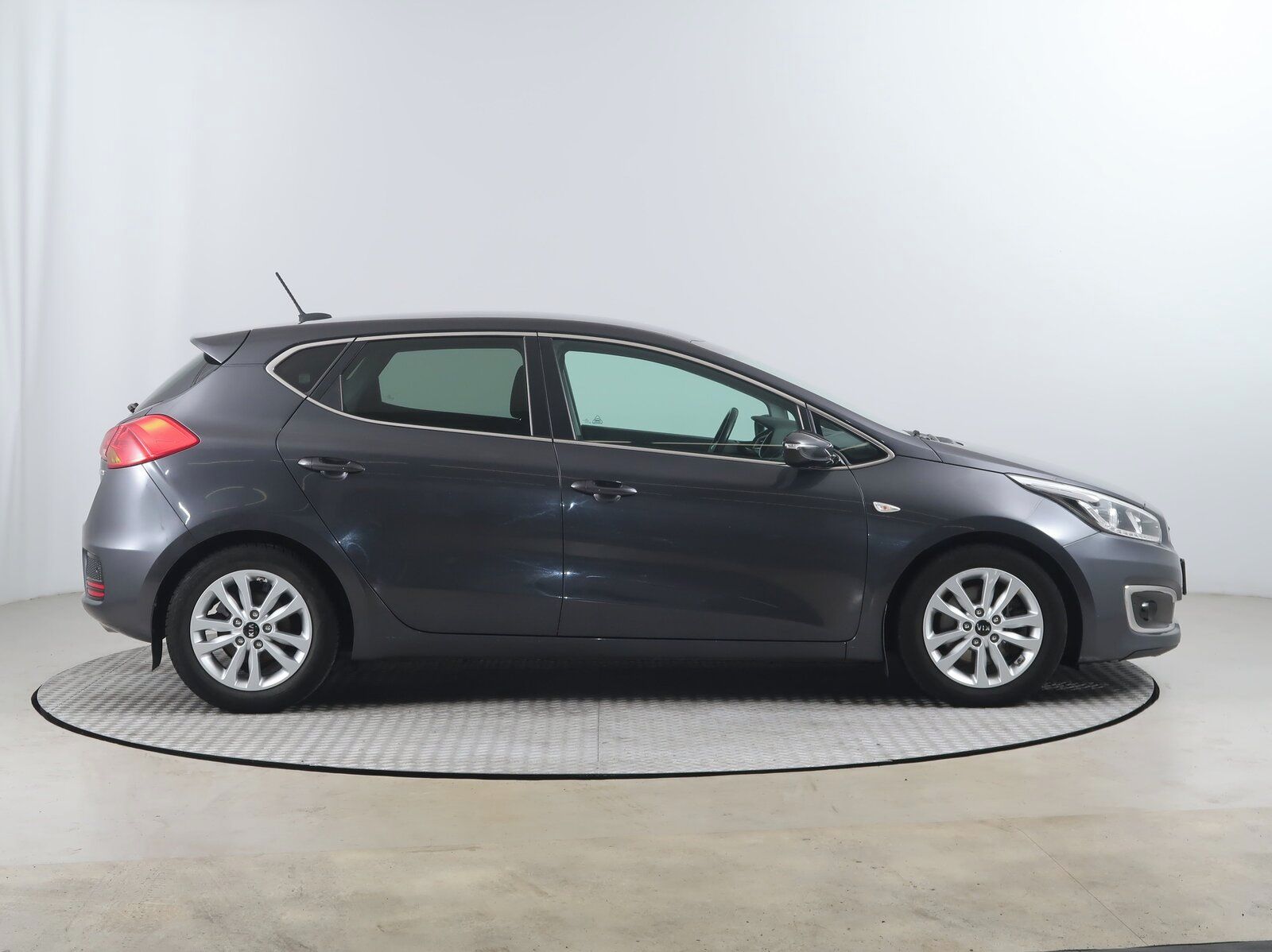 Kia Cee´d, 1.6 CRDi, Navi - fotka 6