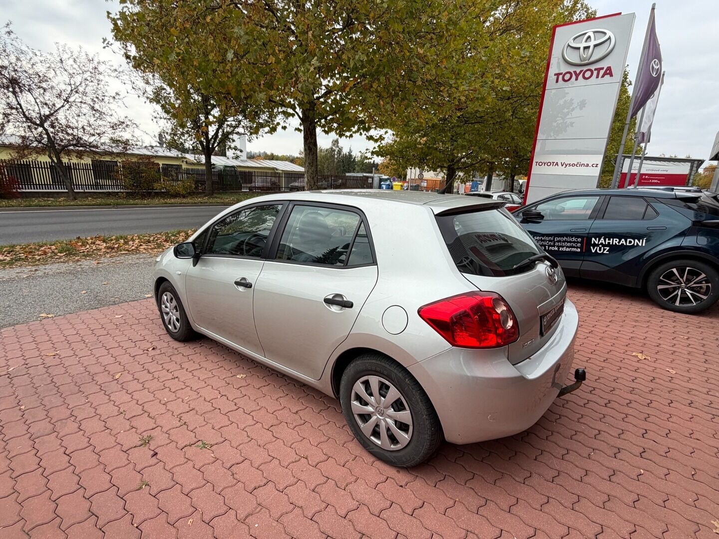 Toyota Auris, 1,3 VVT-i 74 kW - fotka 5