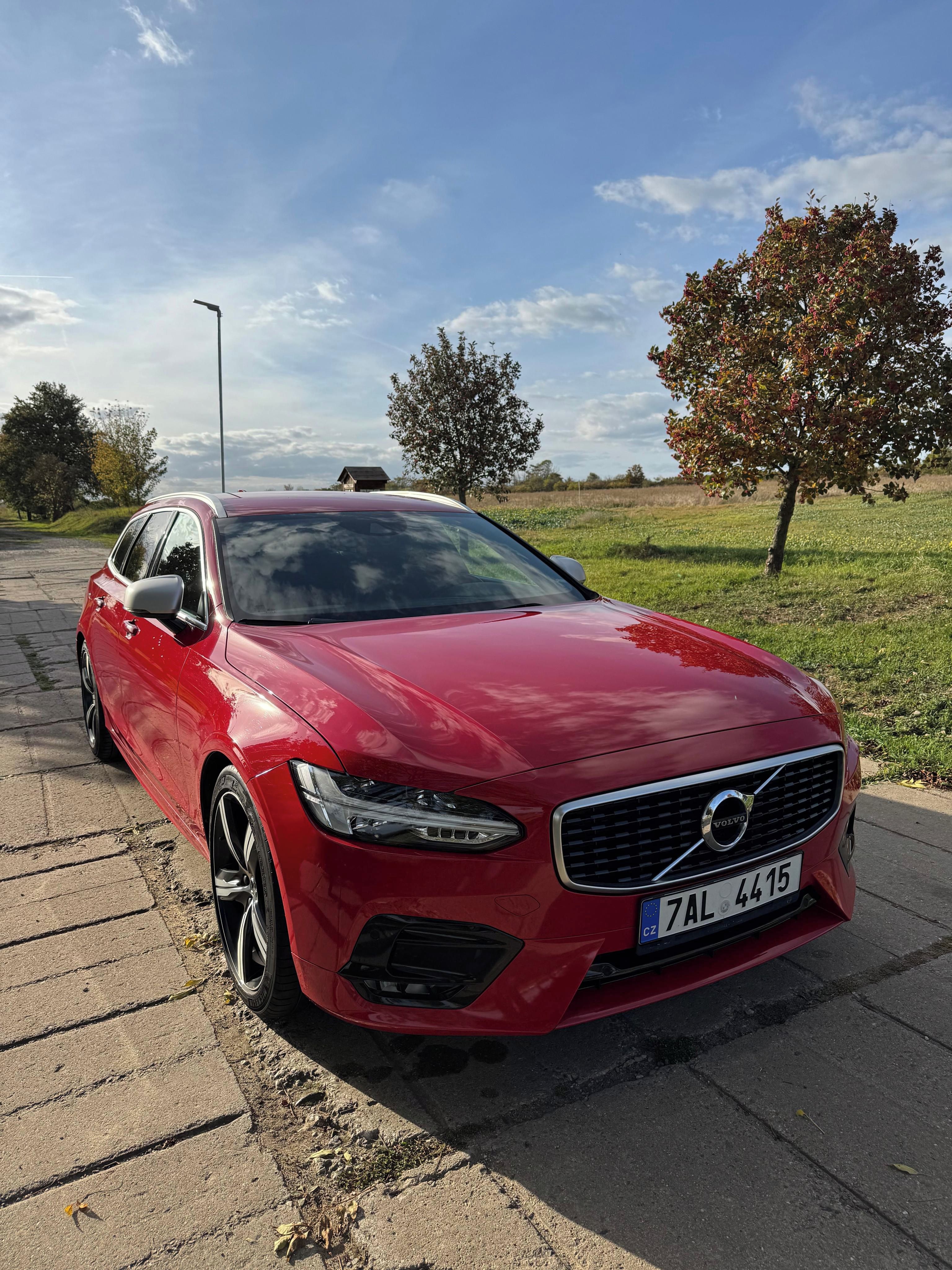 Volvo V90, D4 R-Design | odpočet DPH - fotka 3