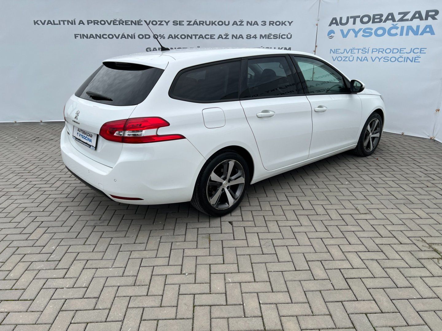 Peugeot 308, SW 1.2PT 96kW! ČR+1.majitel! - fotka 4