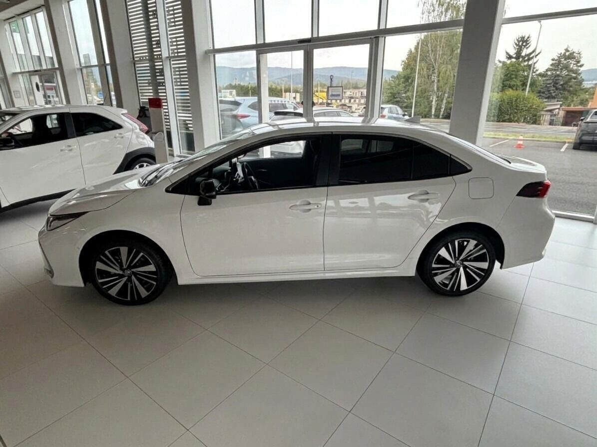 Toyota Corolla, 1,8 SD Style HEV - fotka 4