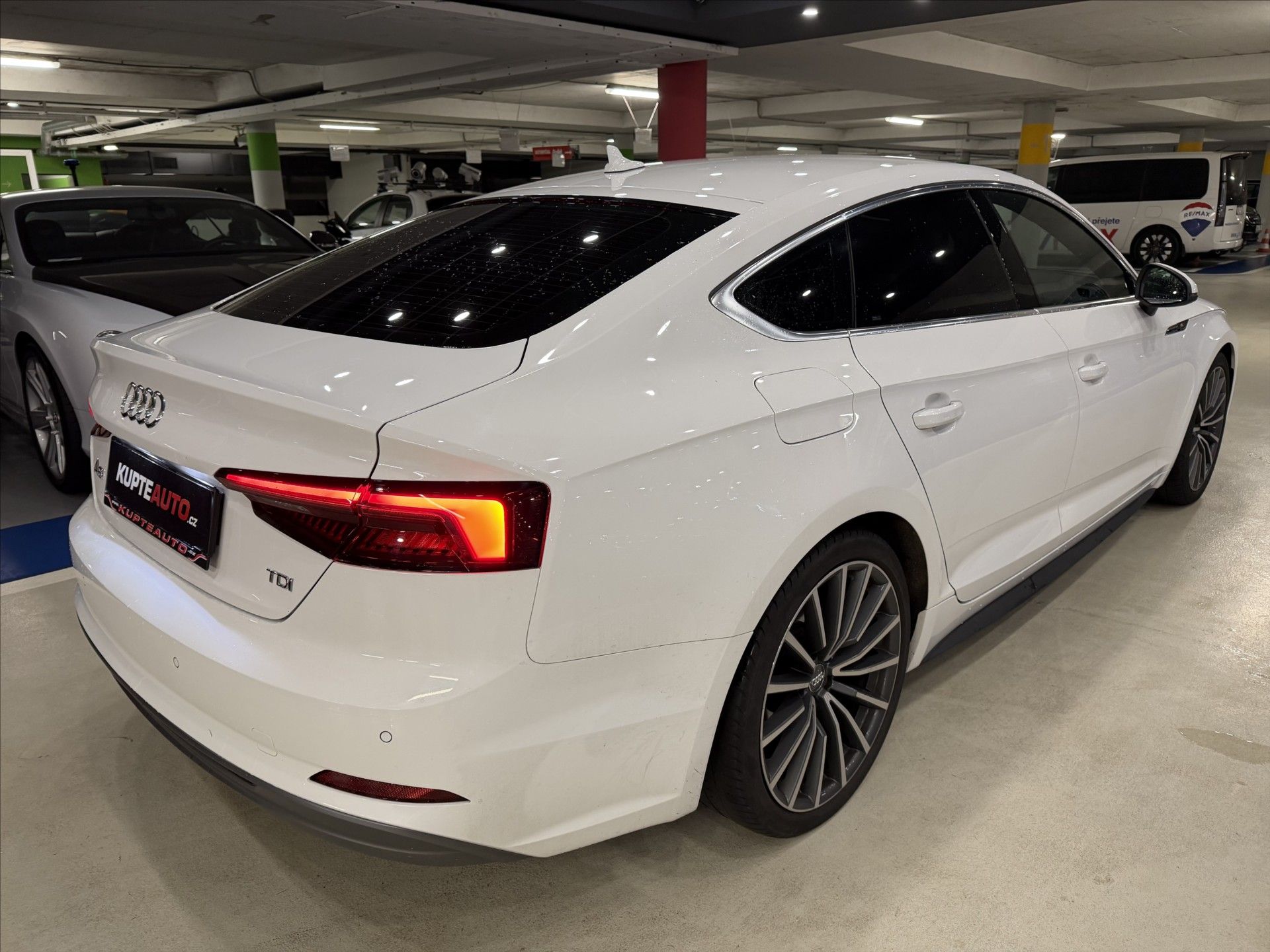 Audi A5, 2,0 TDI - S line manuál  Sport - fotka 3