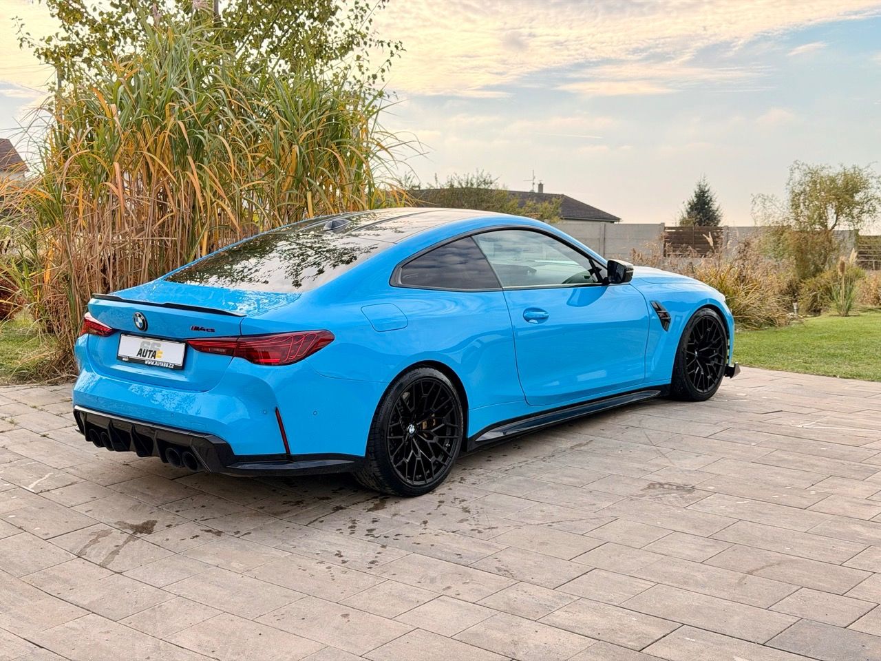 BMW M4, M4 CS 405kW Záruka|DPH|12TKM - fotka 4