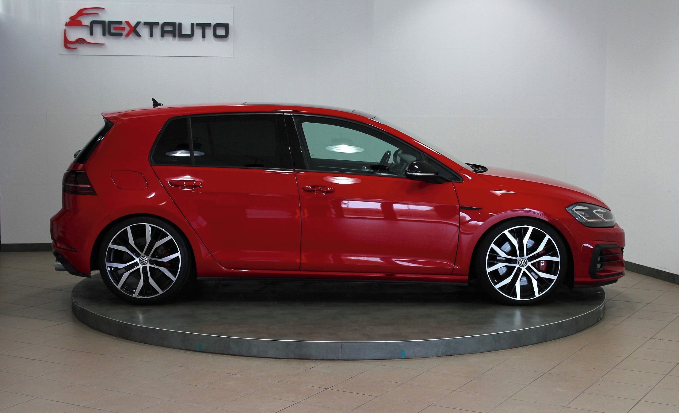 Volkswagen Golf, 2.0TSI 180kW DSG GTI PERFOR. - fotka 6