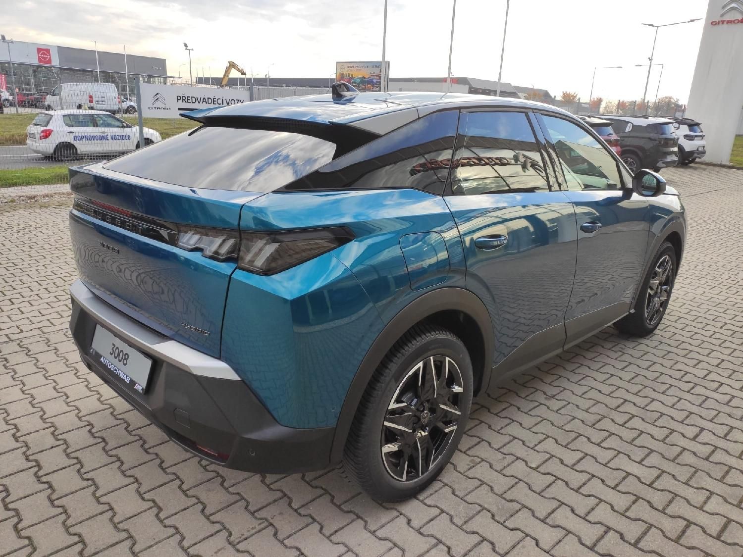 Peugeot 3008, BUSINESS 1.2 145k celoročky - fotka 4