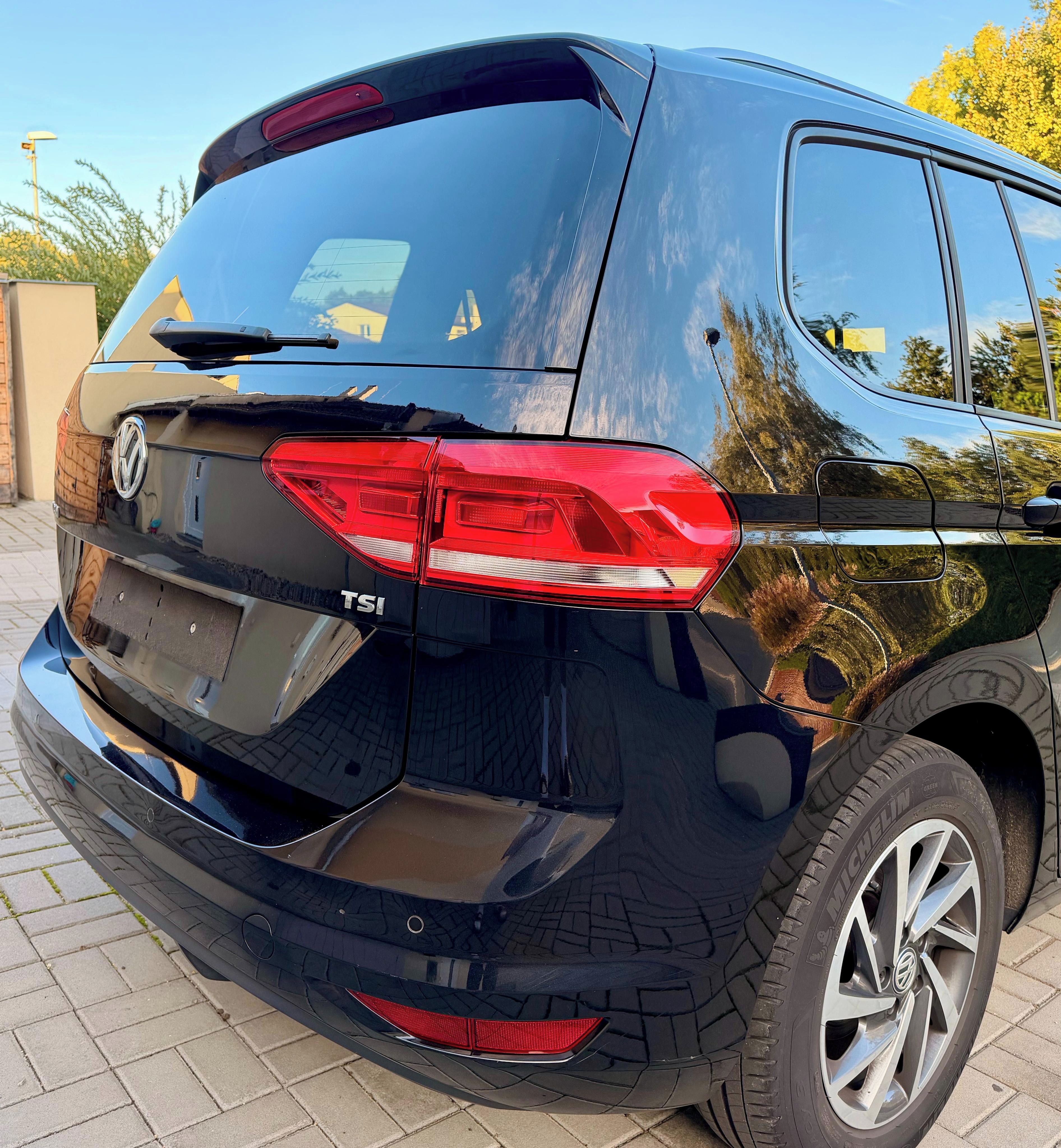 Volkswagen Touran, 1.2TSI 81kW -1.maj- servis VW - fotka 5