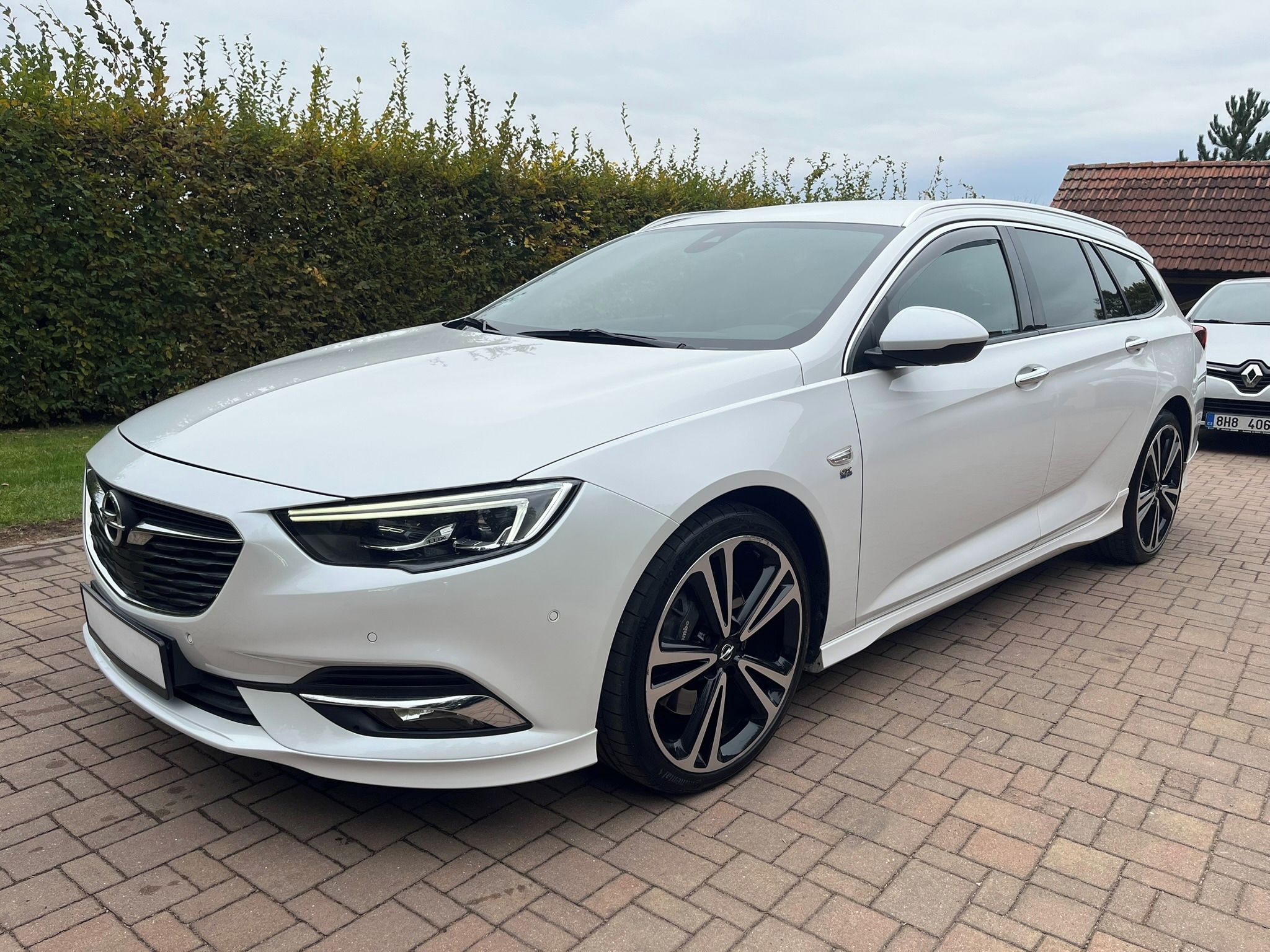 Opel Insignia, 2.0T 4x4 OPC 191kW HUD ACC - fotka 3