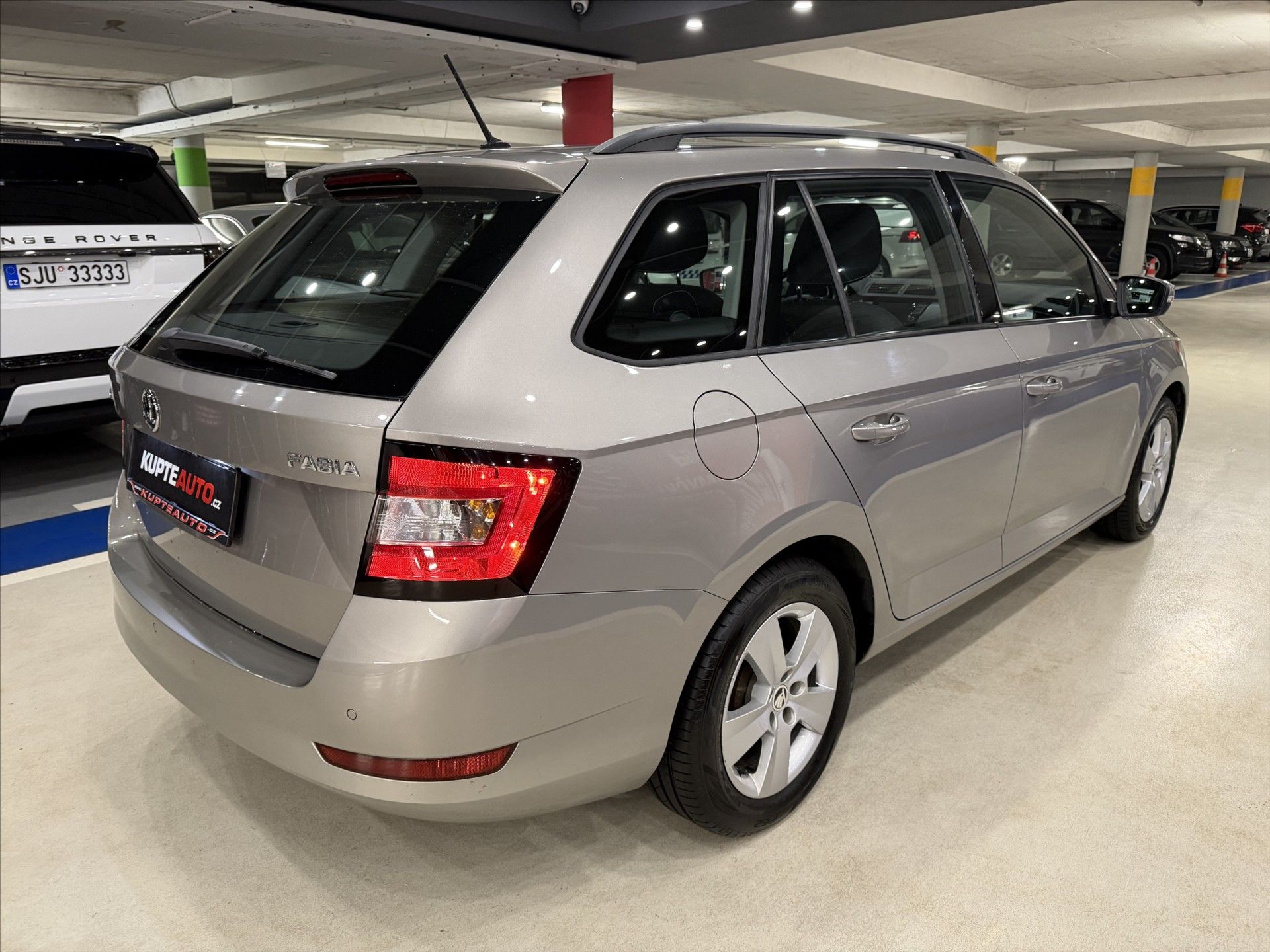 Škoda Fabia, 1,0 TSi  Elegance - fotka 3