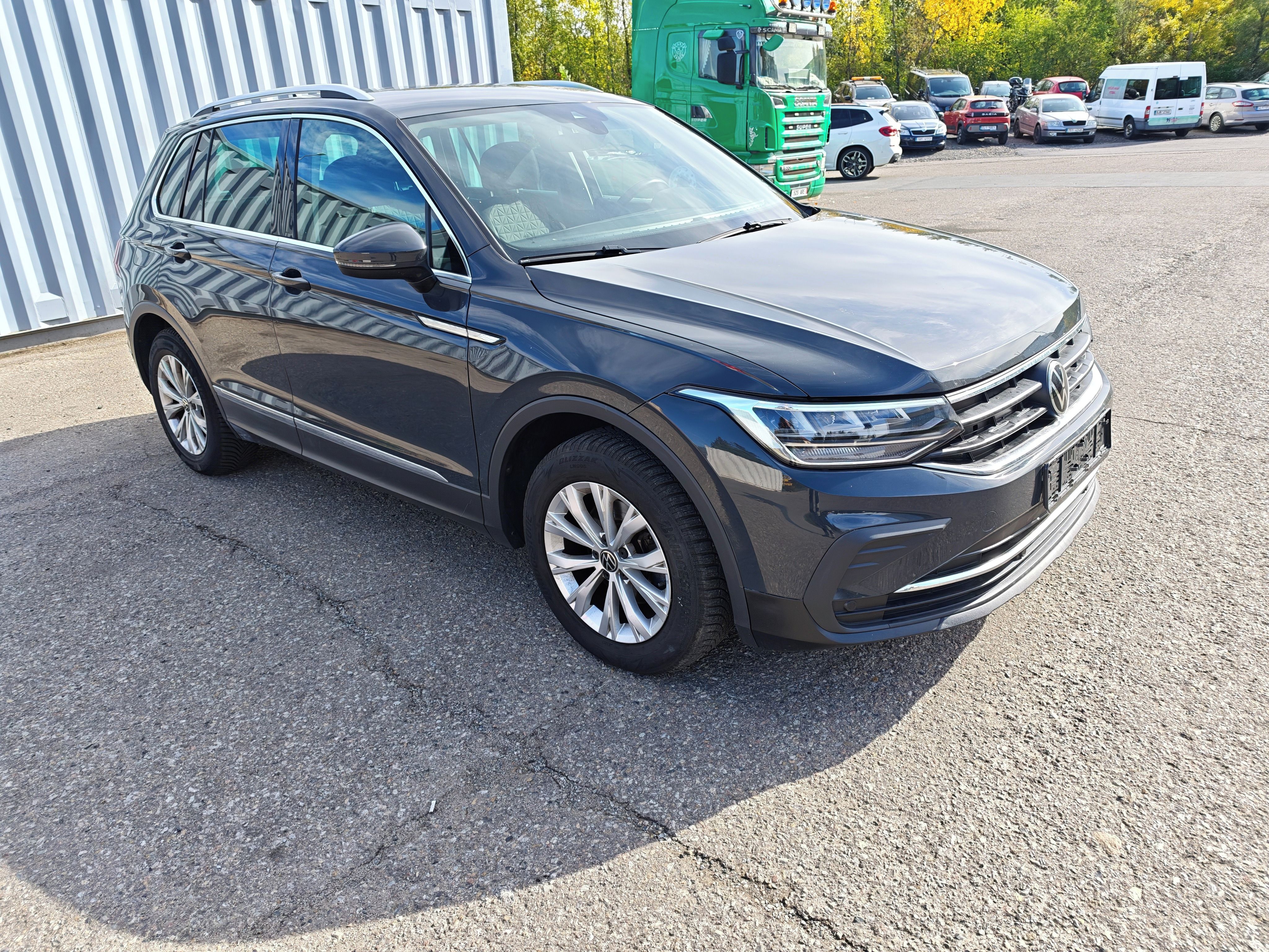 Volkswagen Tiguan, 1.5 TSI, hezký stav - fotka 2