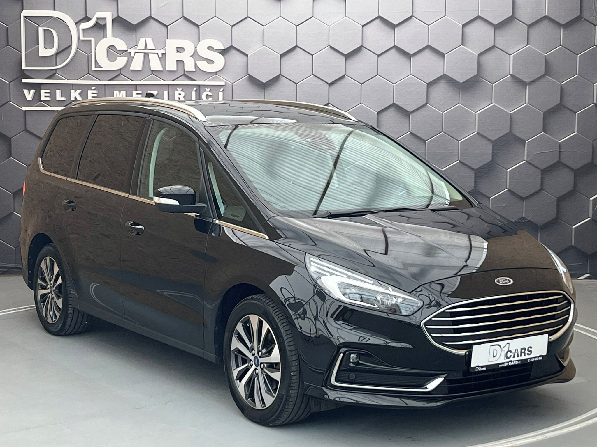 Ford Galaxy, 2.5 HEV TITANIUM LED 7míst - fotka 6
