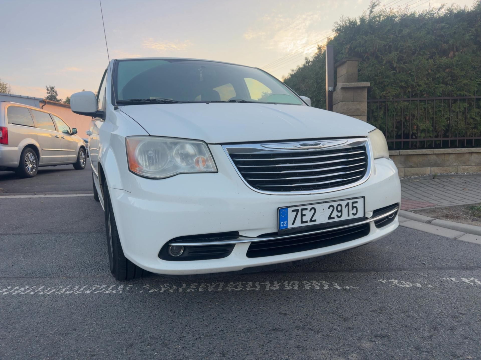 Chrysler Town & Country, 3,6 DVD StownGo kůže 2013 - fotka 6