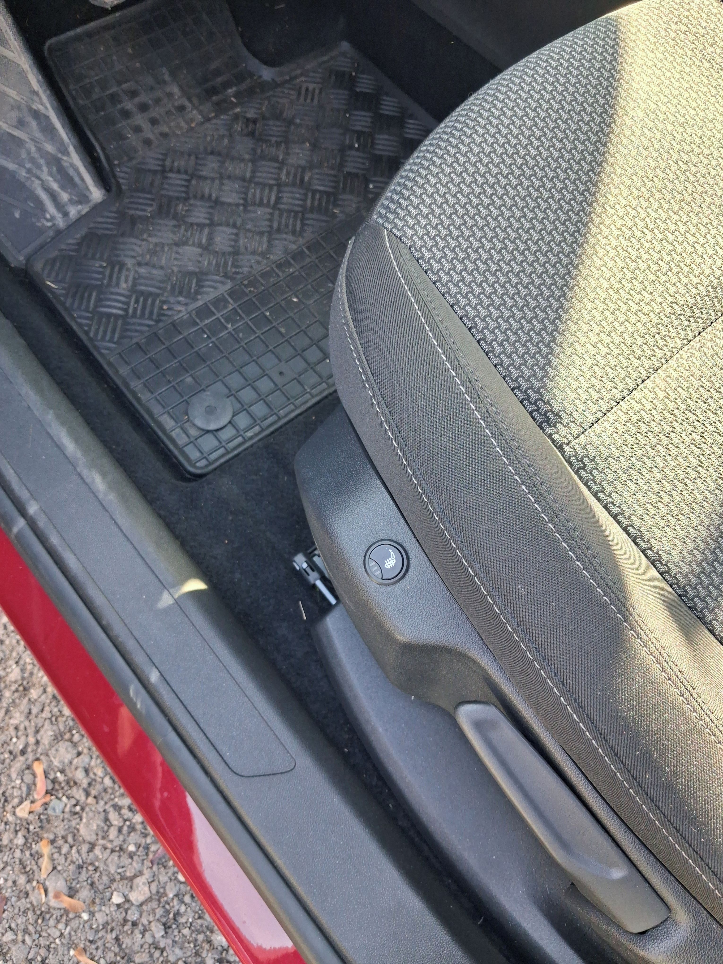 Opel Grandland, 1,2 tsi 96 kw-servisovano - fotka 5