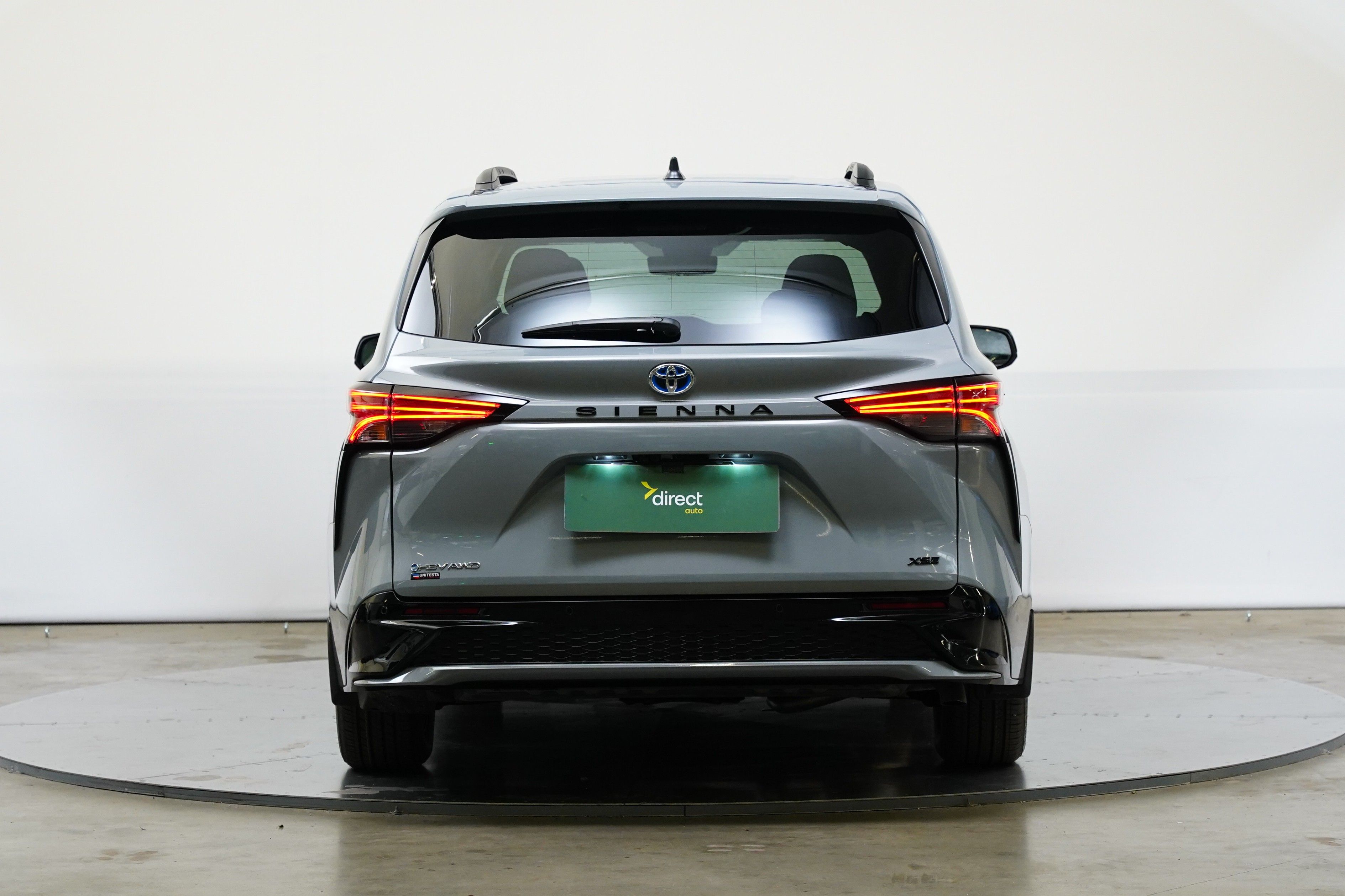 Toyota Sienna, 2.5 HEV 180 kW CVT AWD XSE - fotka 6