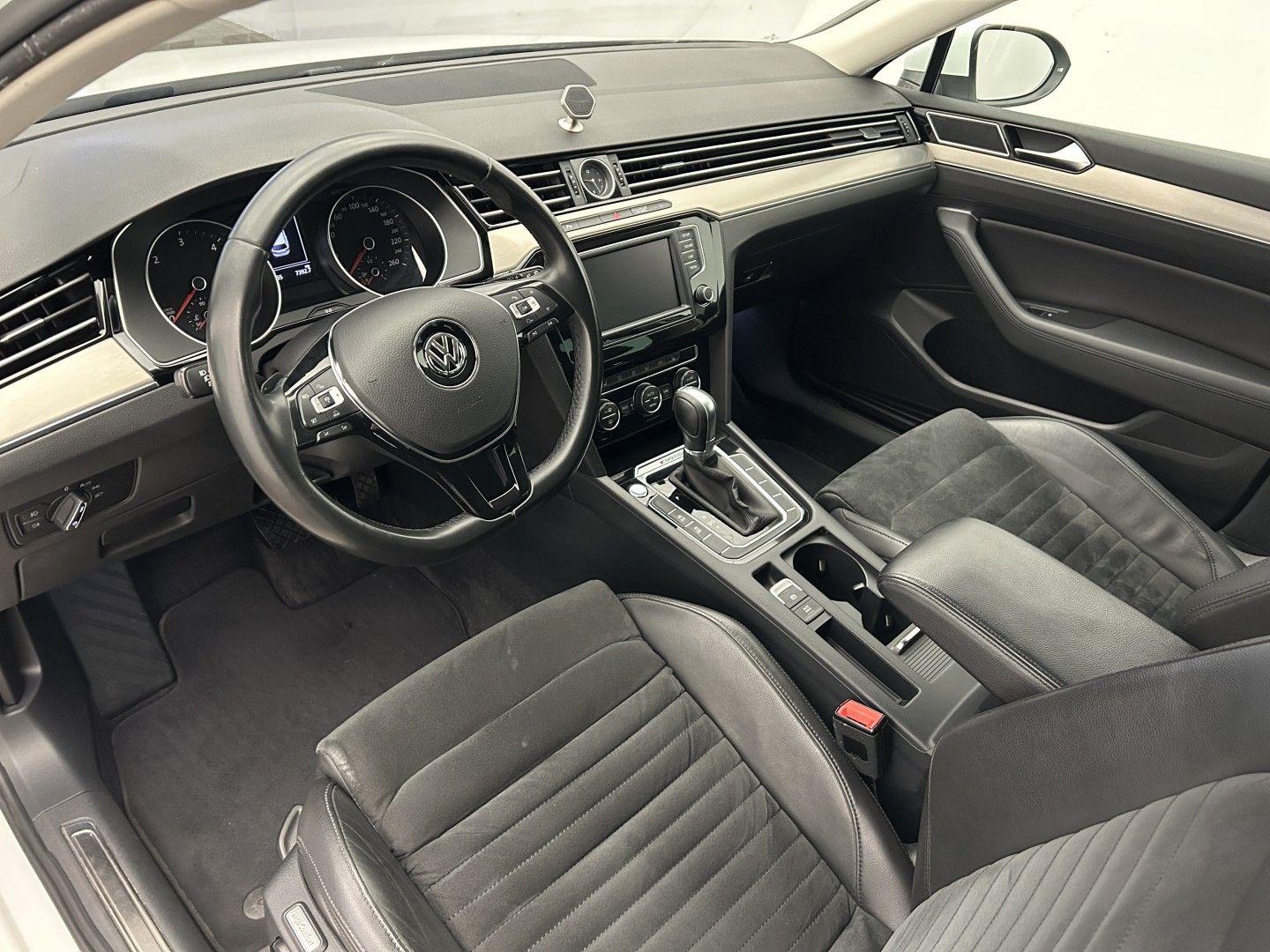 Volkswagen Passat Variant, 2.0TDI 4Motion 140kW 4x4  HIGH - fotka 6