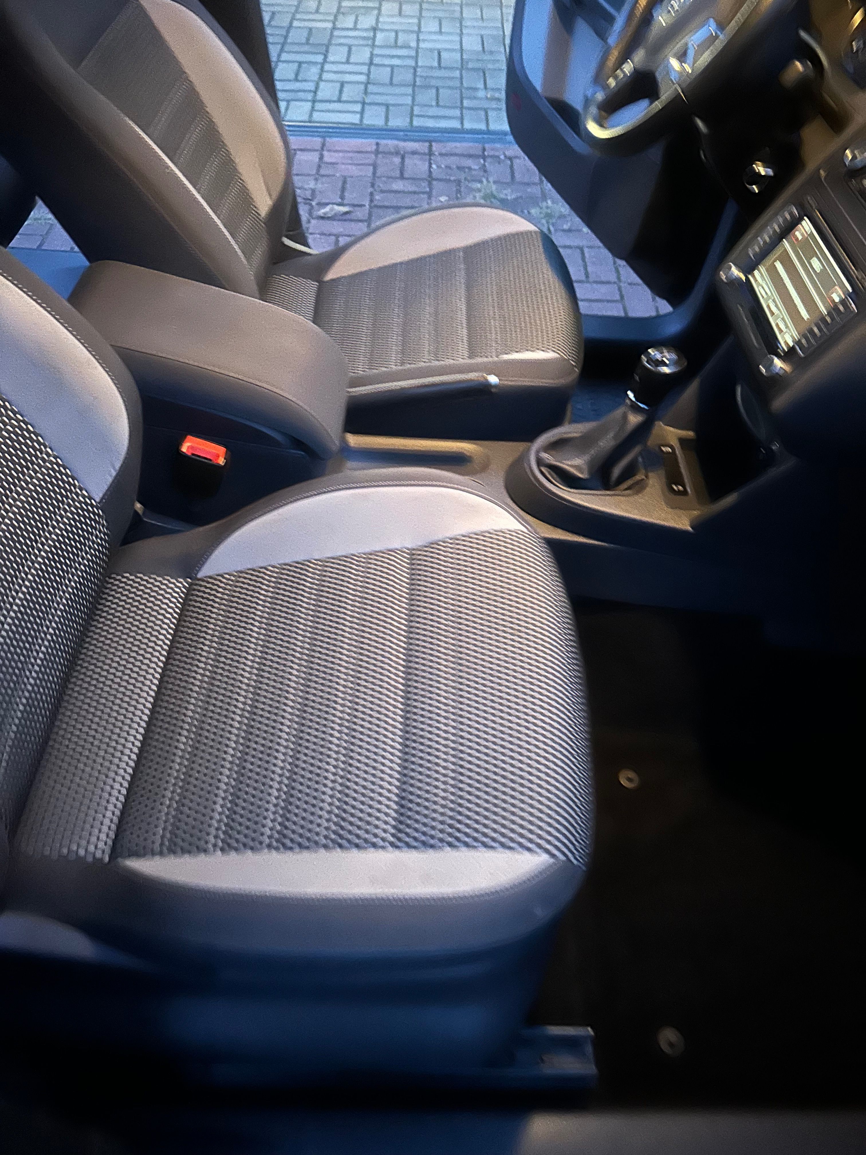 Volkswagen Caddy, 2,0 tdi - fotka 2