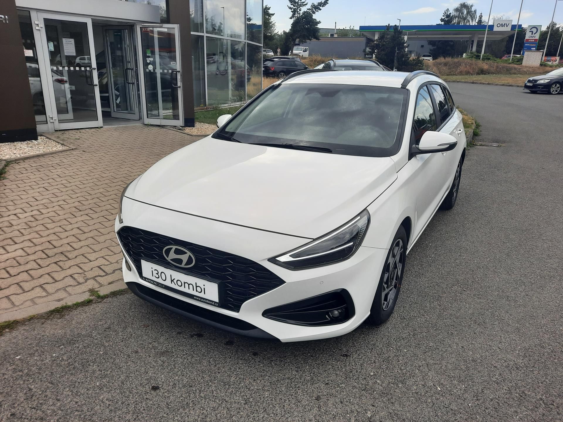 Hyundai i30, 1.6 T-GDi 150k DCT GO Czech! - fotka 2