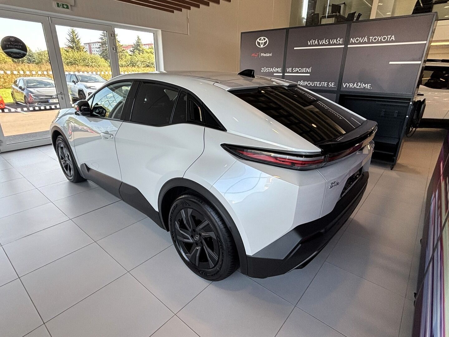 Toyota C-HR, Style 224k 77kWh - fotka 5