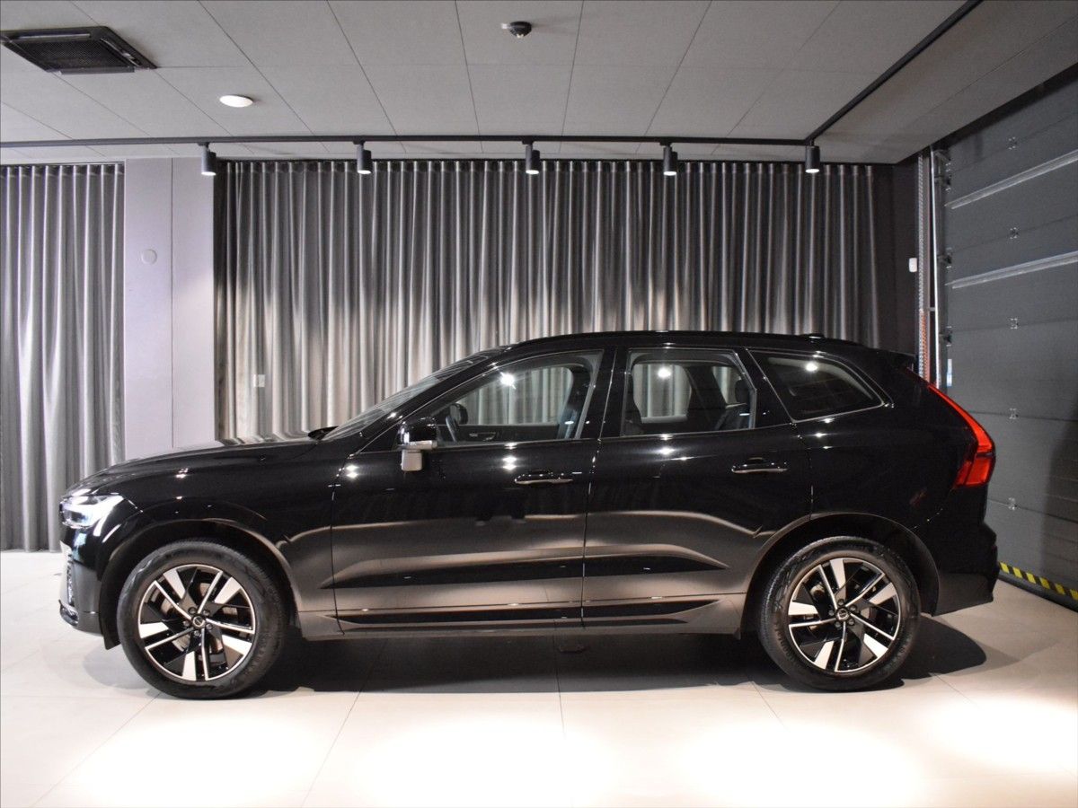 Volvo XC60, 2,0 B5 AWD PLUS bezklíč,BLIS - fotka 2