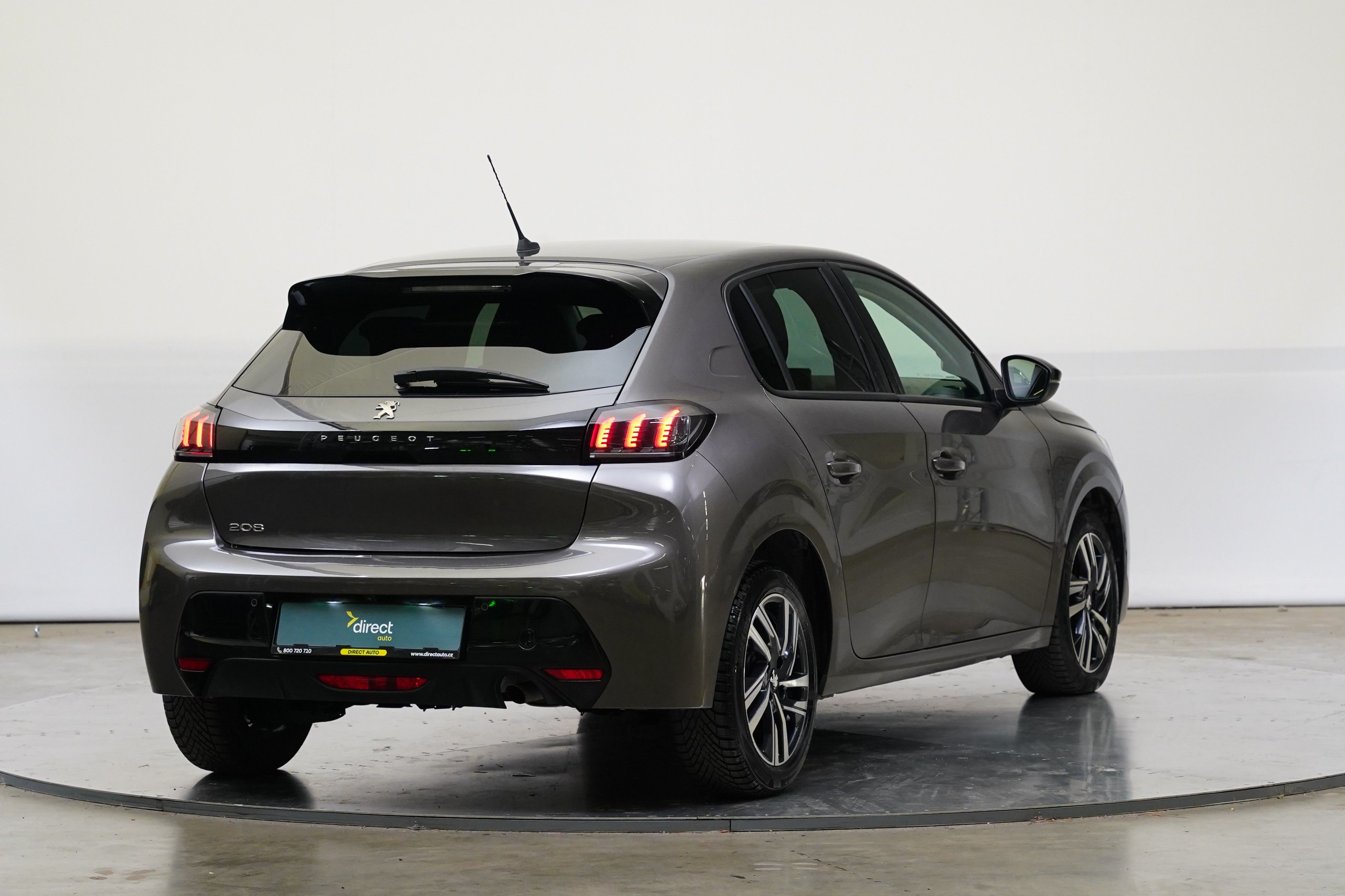 Peugeot 208, 1.2 PureTech 74 kW Allure Pack - fotka 2