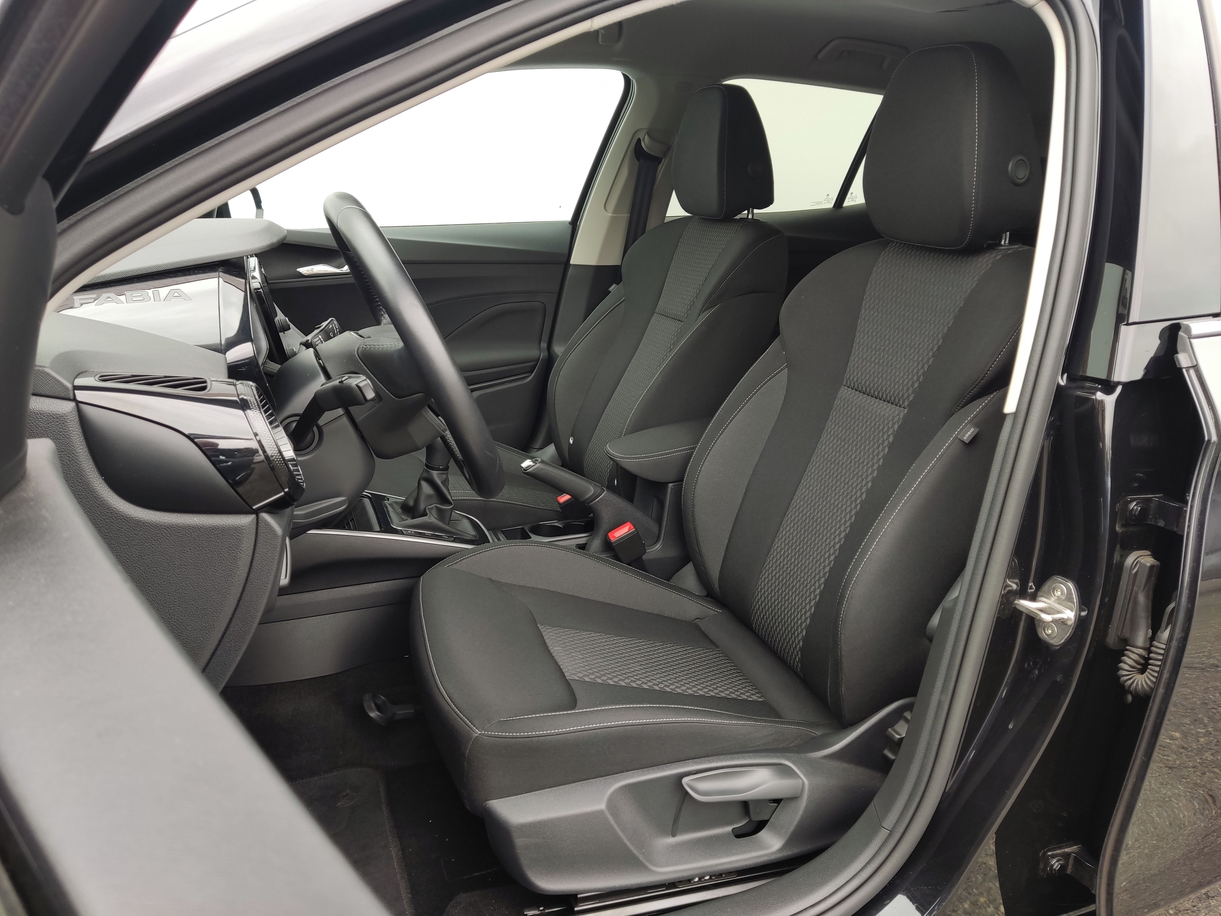 Škoda Fabia, 1.0 TSI 70 kW Top Selection - fotka 5