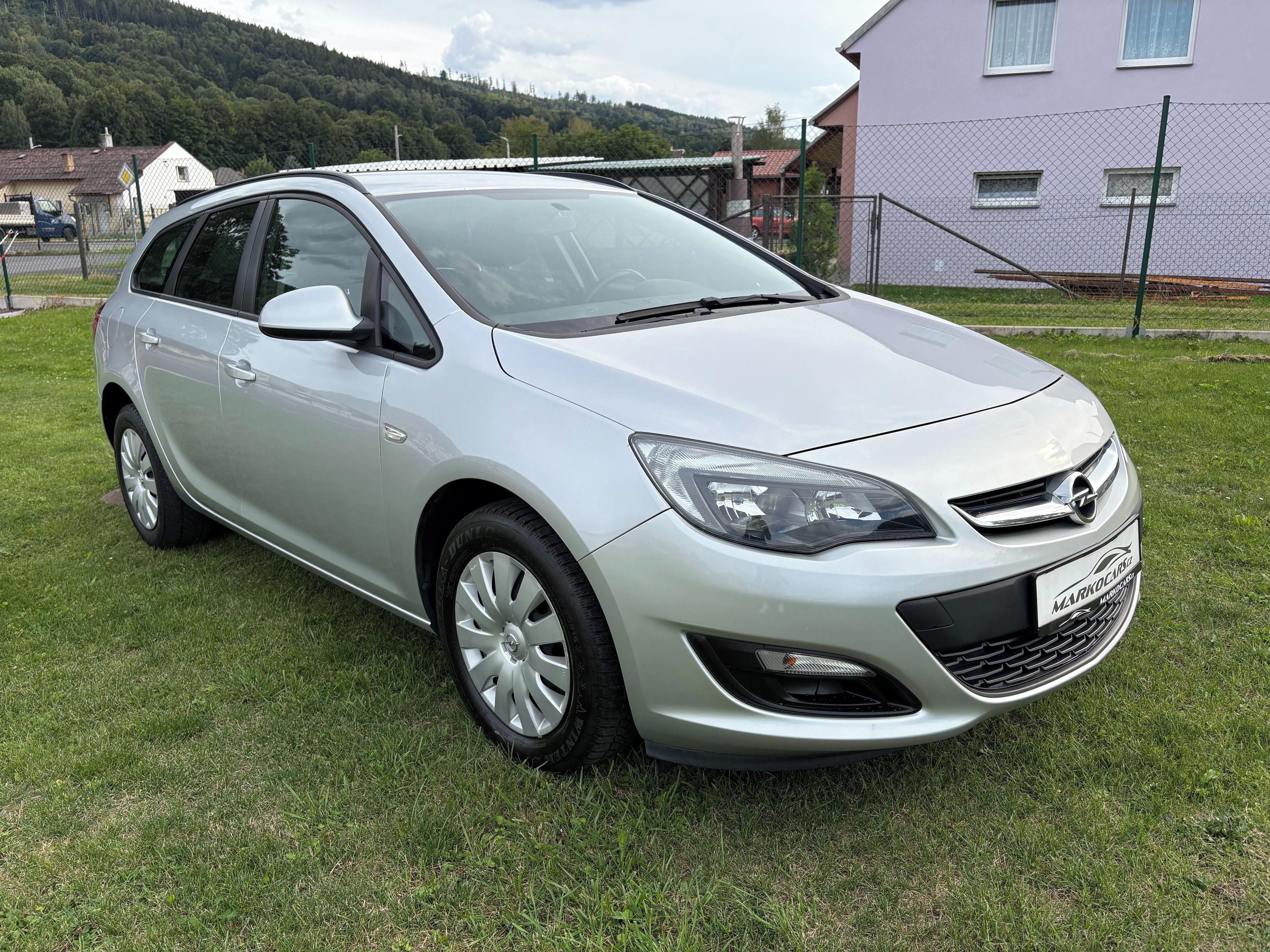Opel Astra, SPORTS TOURER 1.6CDTi NAVI TZ - fotka 3