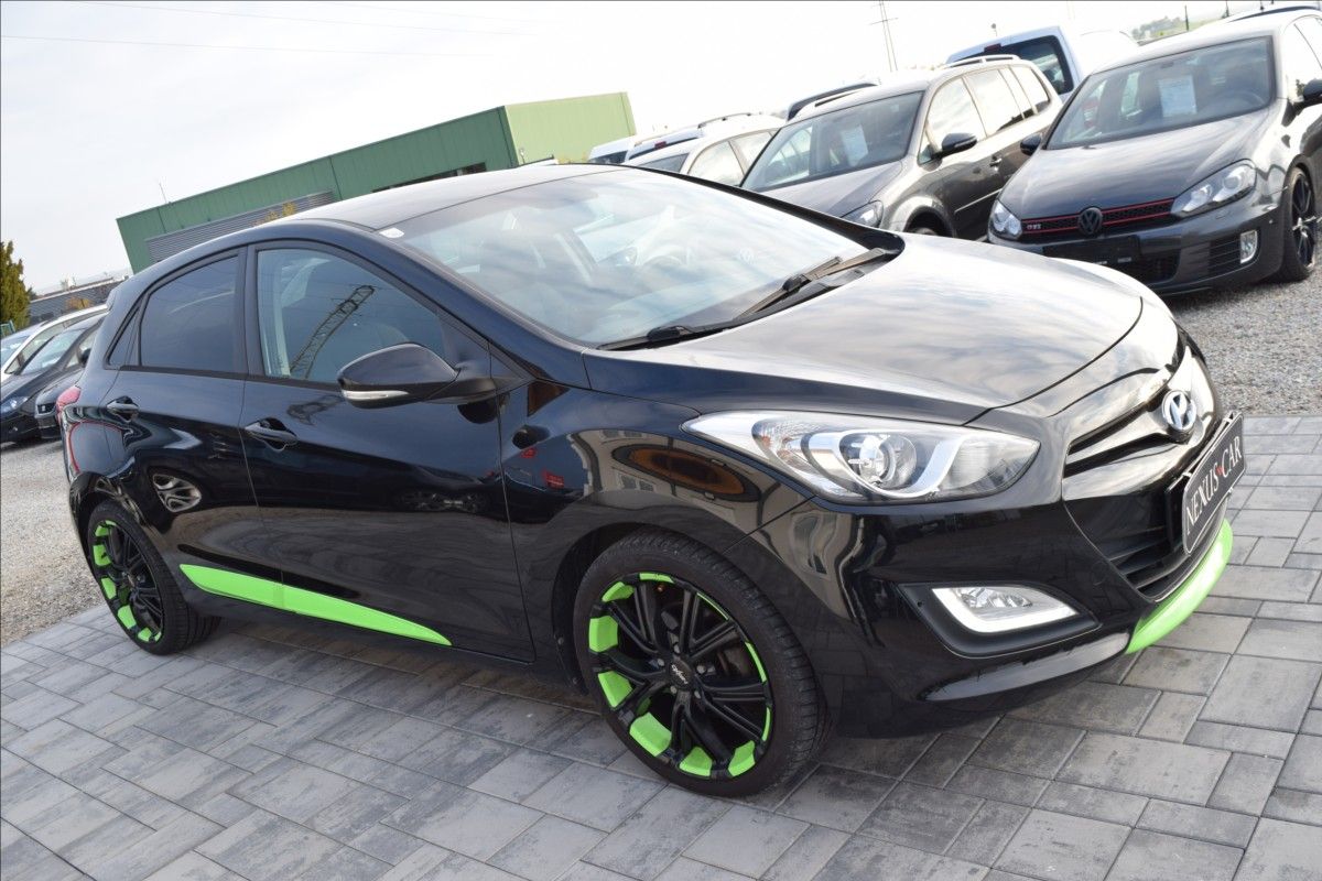 Hyundai i30, 1,6 CRDi 81KW BALCK & LIME - fotka 4