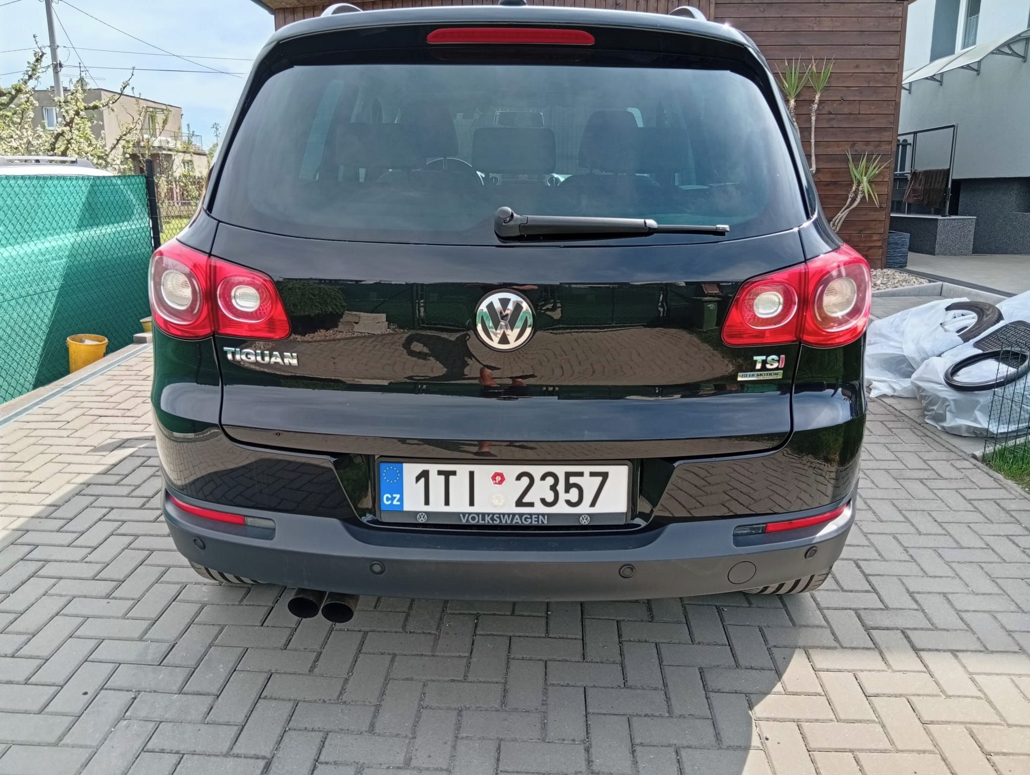 Volkswagen Tiguan, 1.4 TSI, garážované, 2x kola - fotka 4