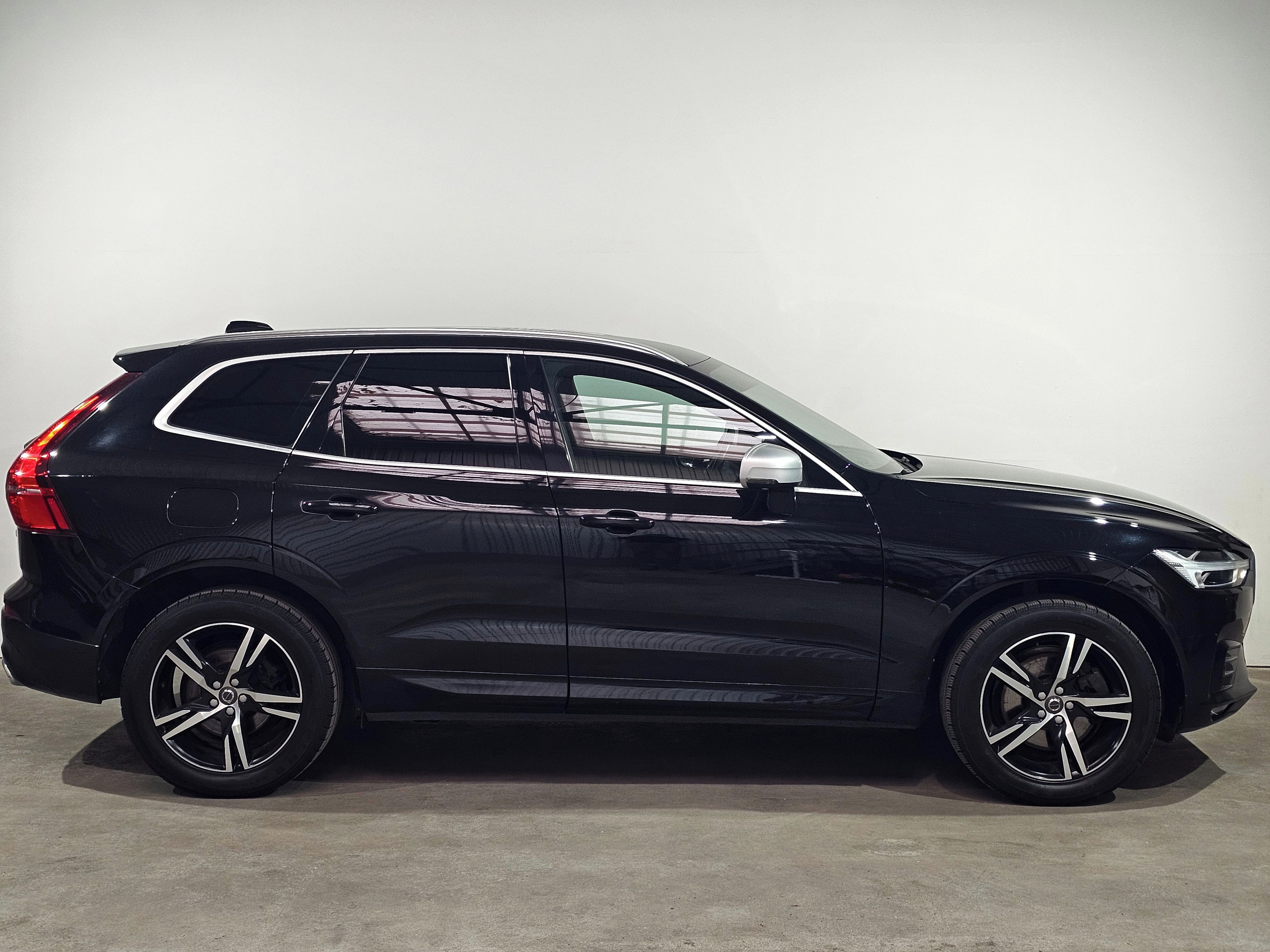 Volvo XC60, D4 140kW AWD R-Design - fotka 5