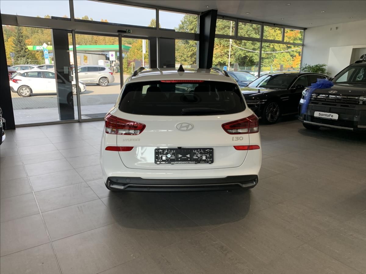 Hyundai i30, 1,0 T-GDI 85 kW MT GO CZECH - fotka 6