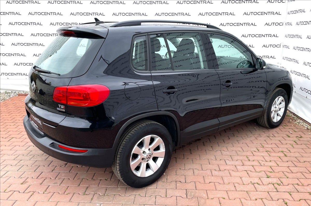 Volkswagen Tiguan, 1,4 TSi,90kW,serv.kniha - fotka 4