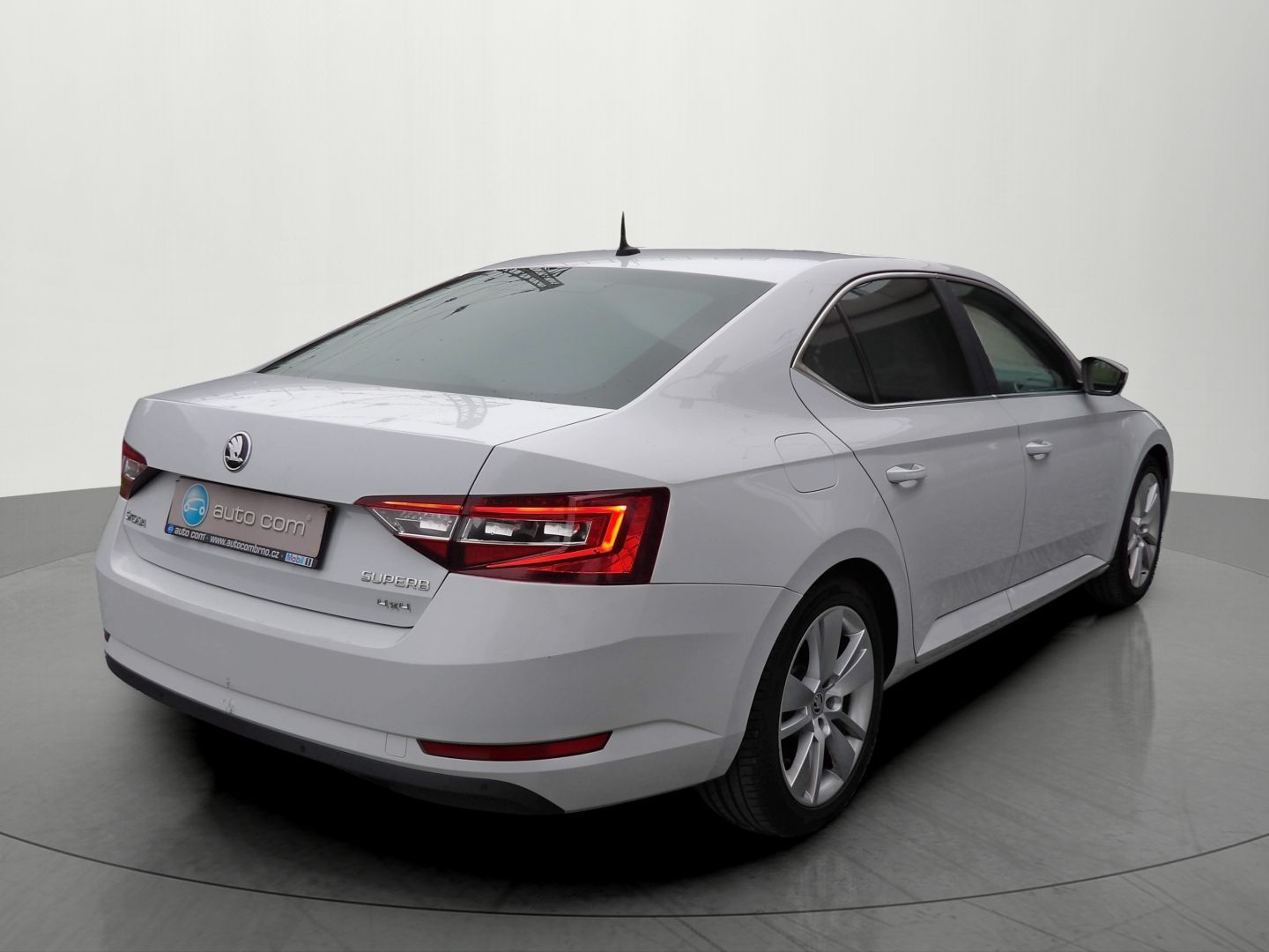 Škoda Superb, 2.0TDI DSG 4x4 Style ČR DPH - fotka 4