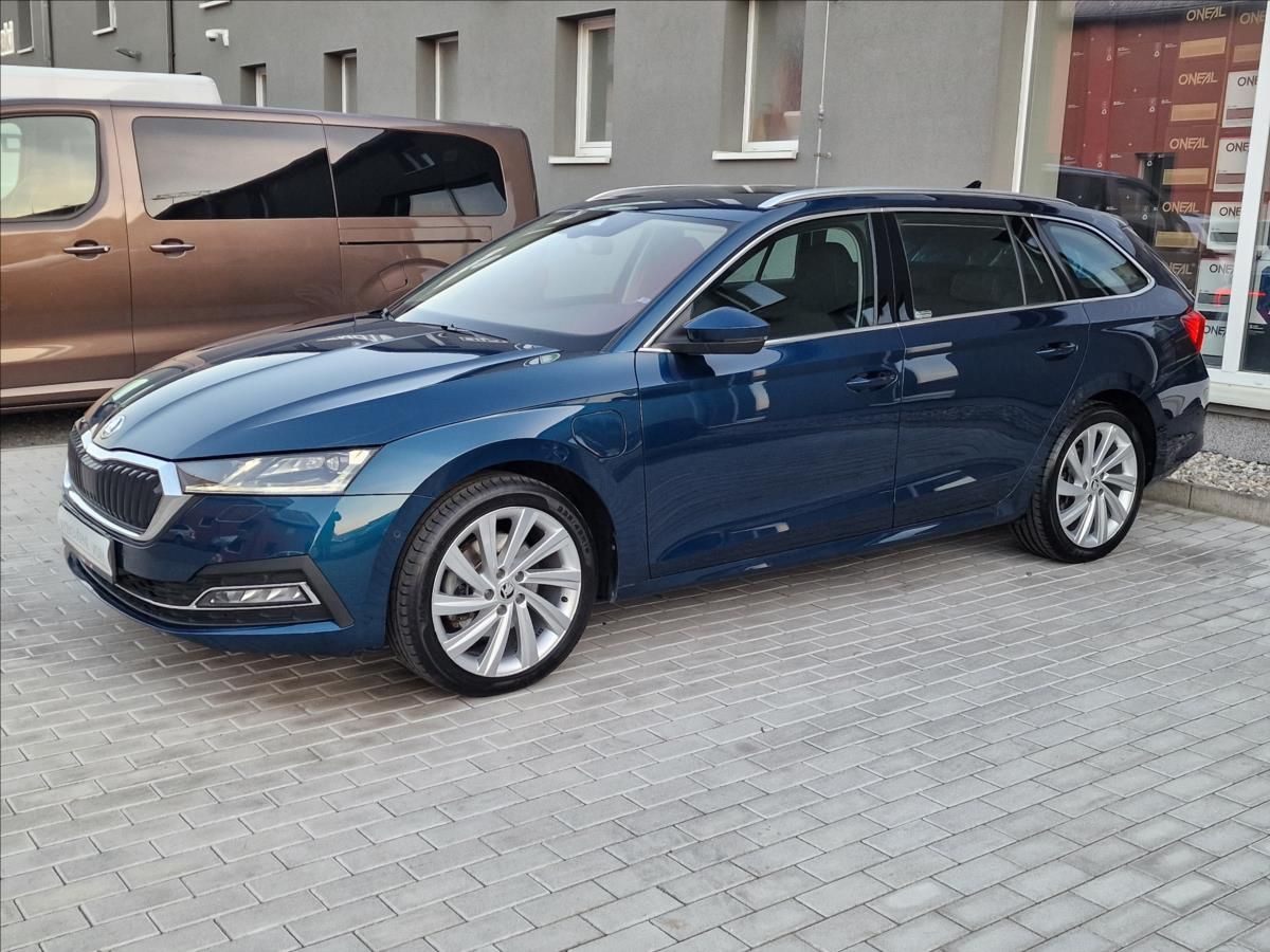 Škoda Octavia, 1.4 TSI iV DSG Style,ČR,1.Maj - fotka 6