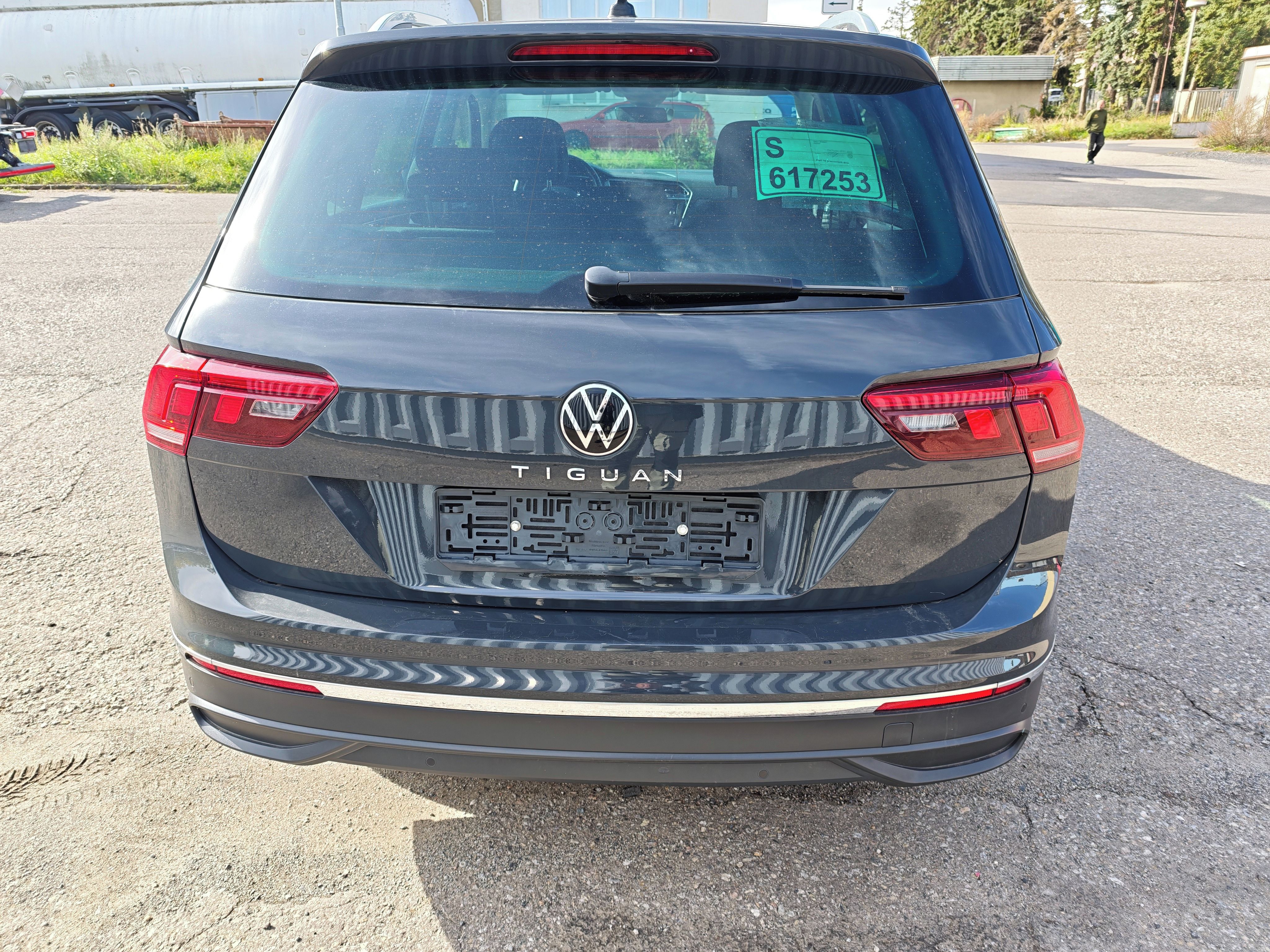 Volkswagen Tiguan, 1.5 TSI, hezký stav - fotka 5