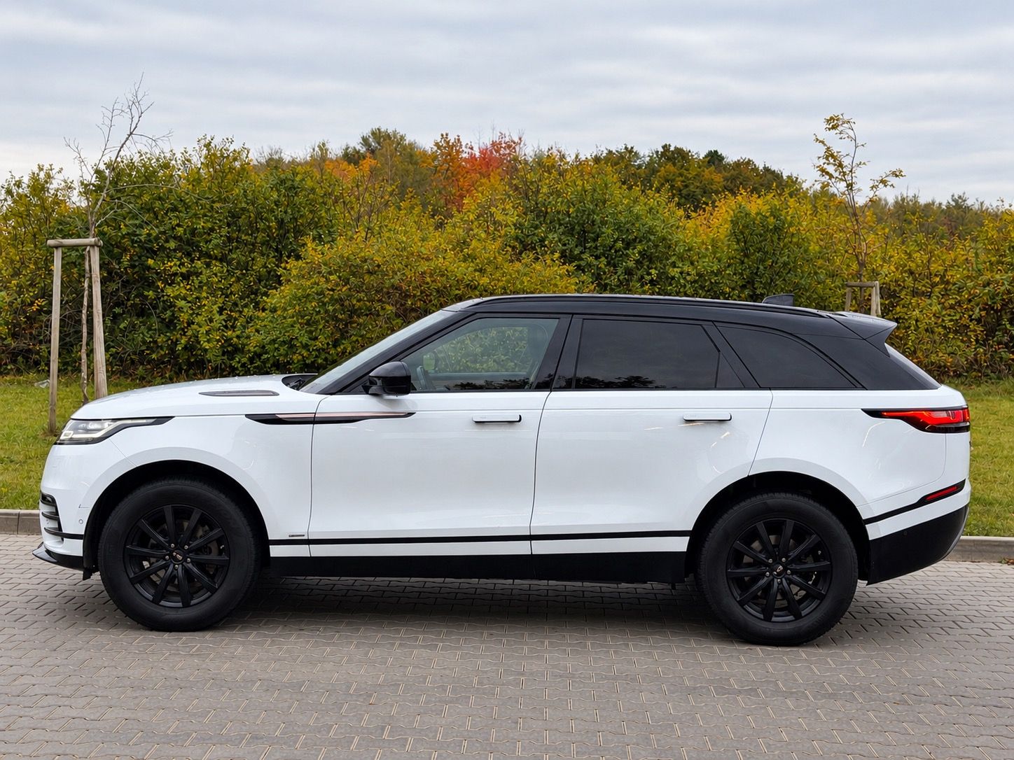 Land Rover Range Rover Velar, VELAR R-dynamic CZ TOP Výbava - fotka 4