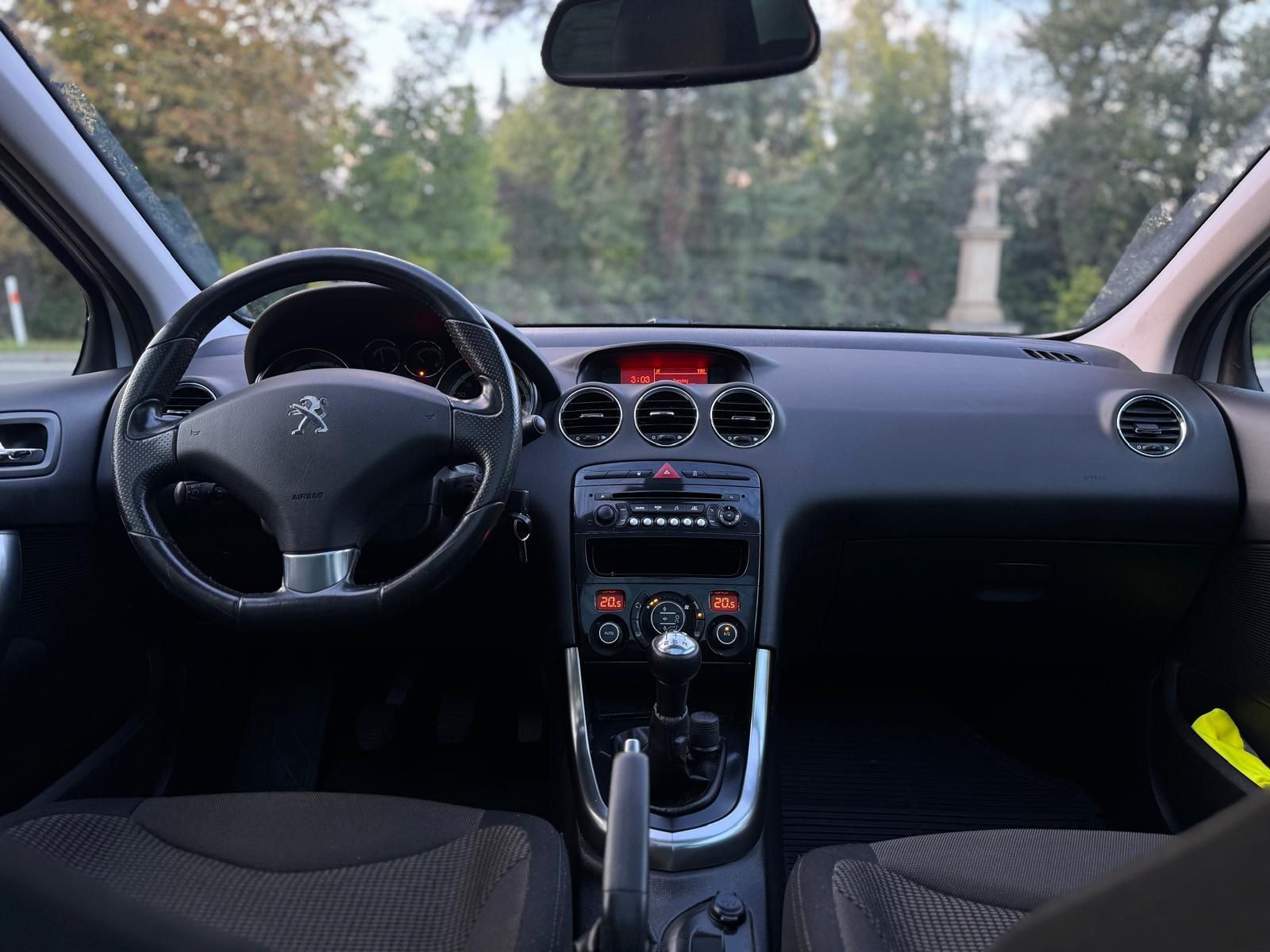 Peugeot 308, 1.6i 1.MAJ. ČR GARÁŽOV. 45tkm - fotka 4