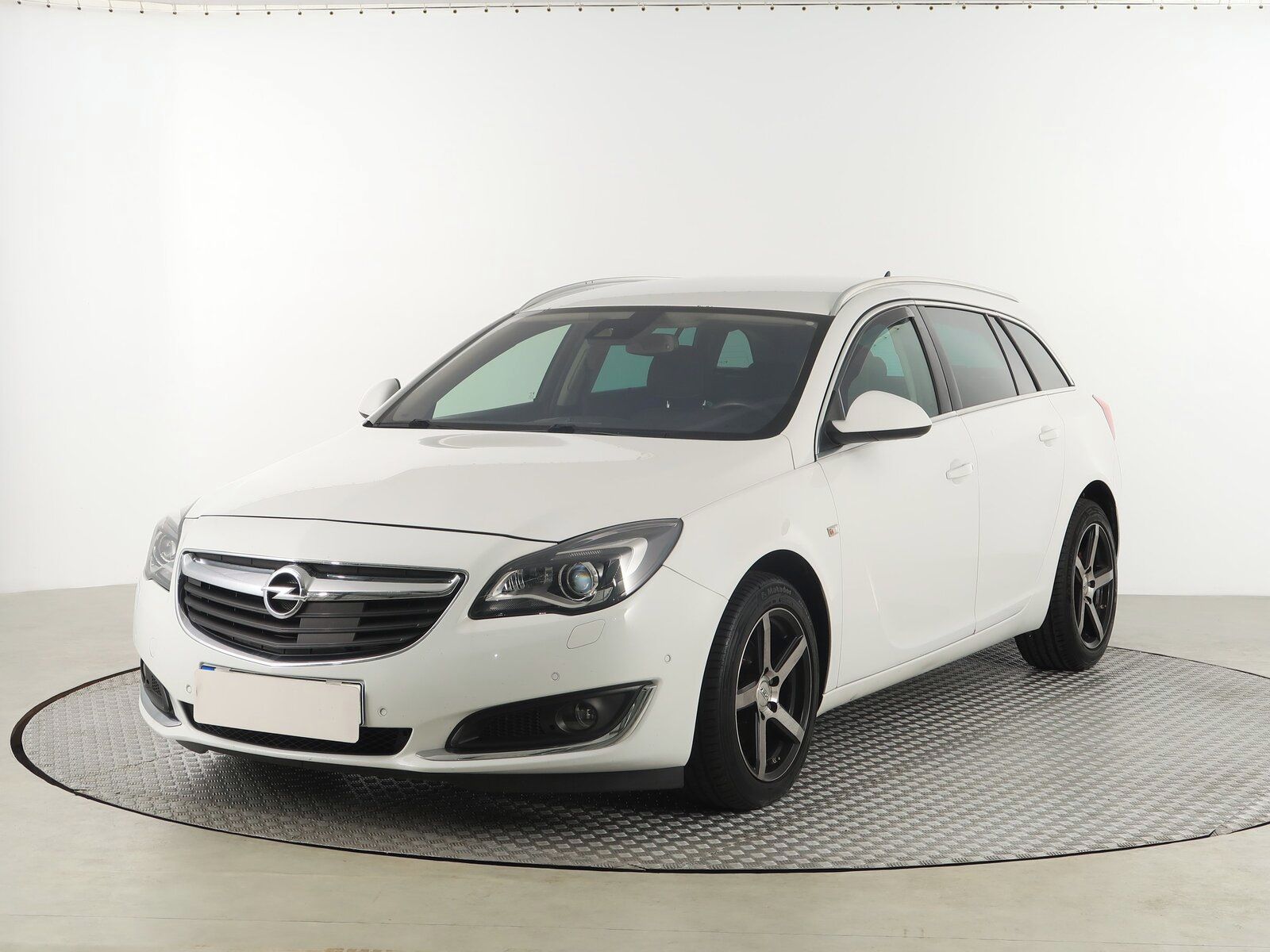 Opel Insignia, 1.6 CDTI, Navi, Xenony - fotka 2