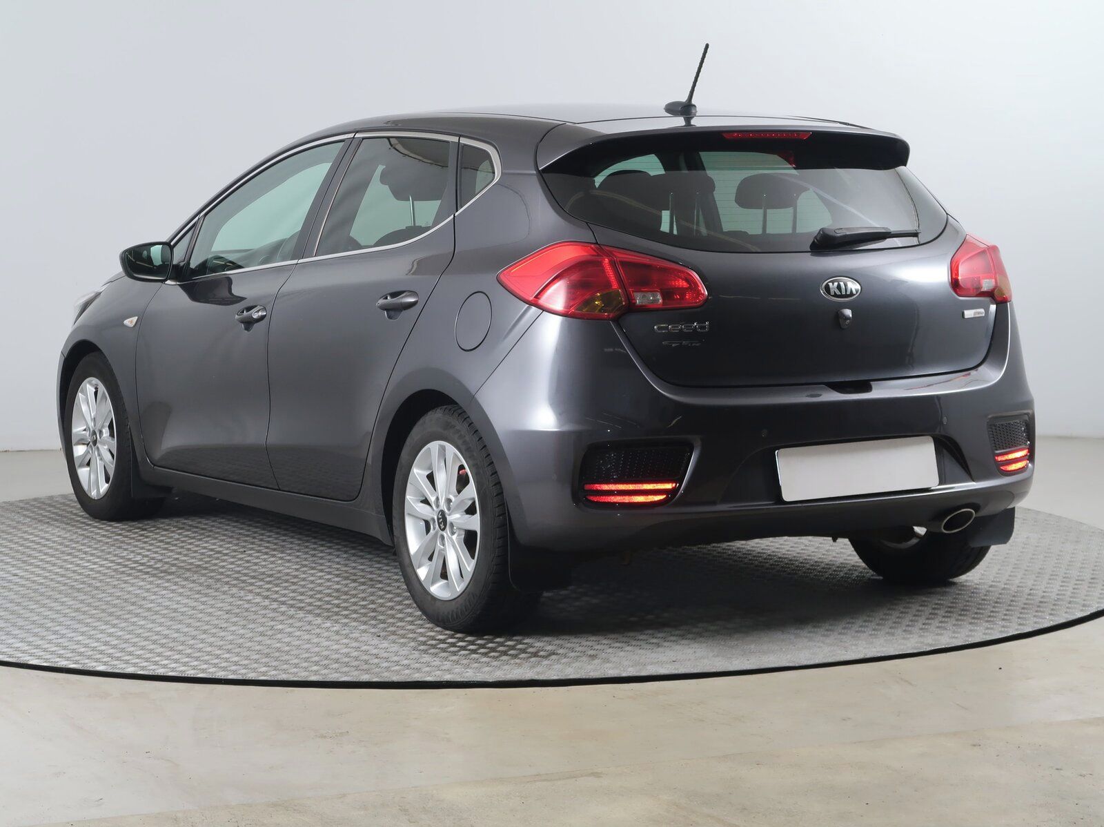 Kia Cee´d, 1.6 CRDi - fotka 4