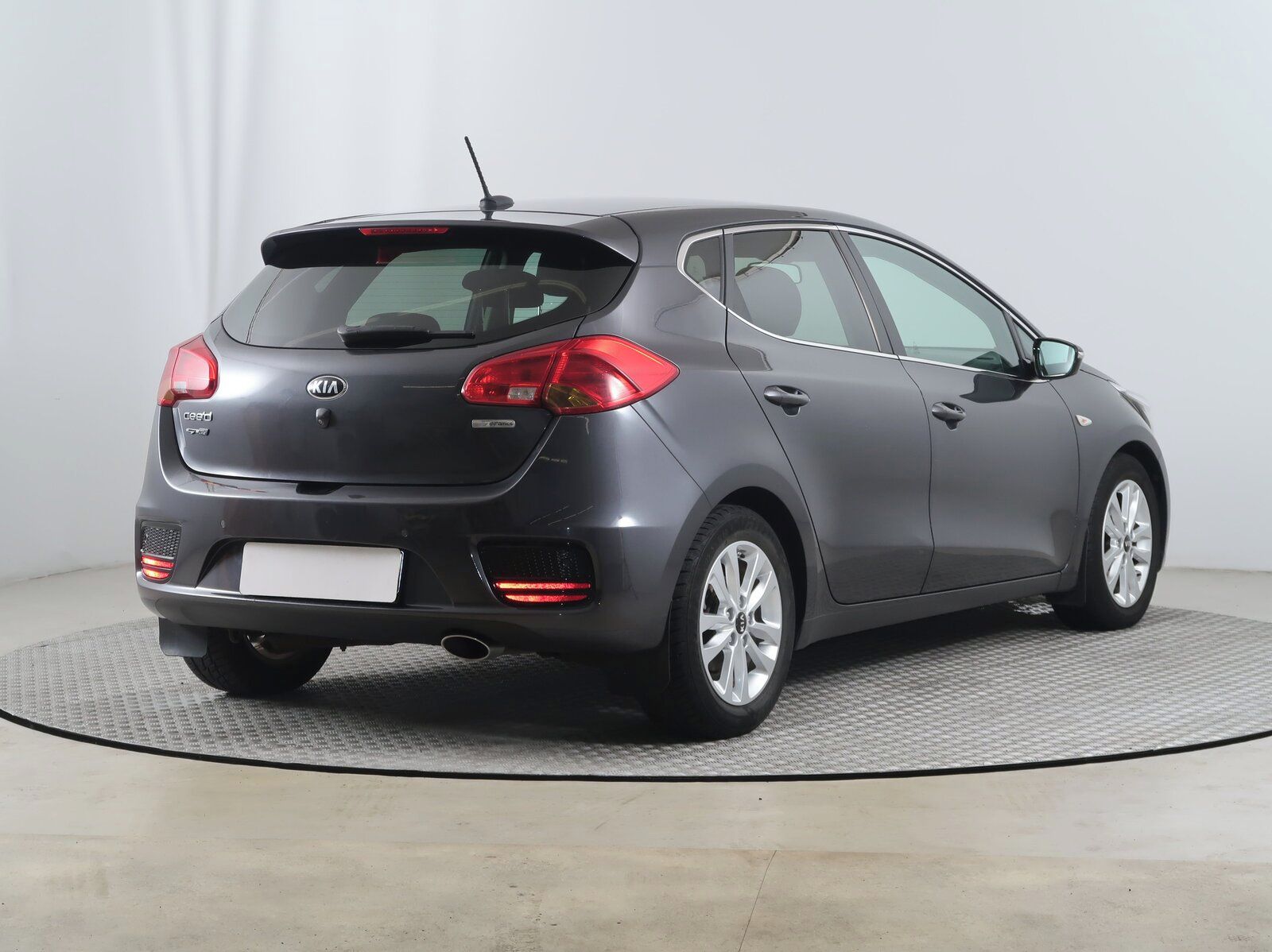 Kia Cee´d, 1.6 CRDi - fotka 5