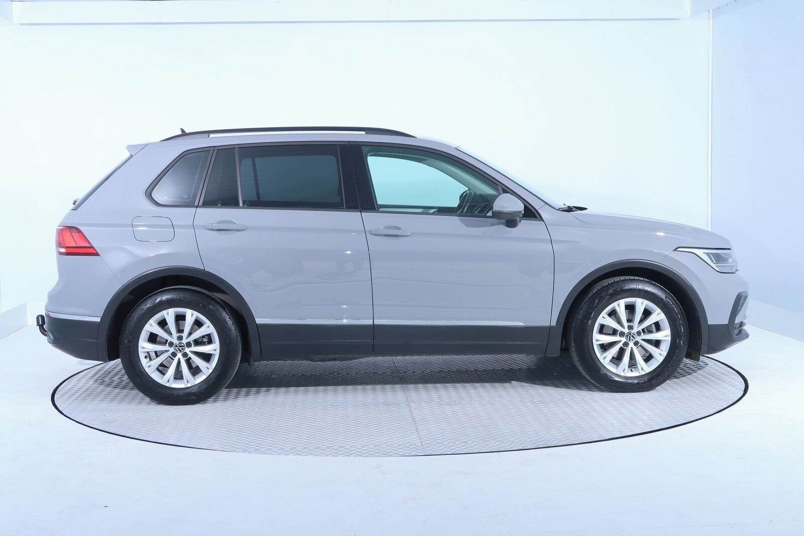 Volkswagen Tiguan, 1.5 TSI, Serv.kniha - fotka 6