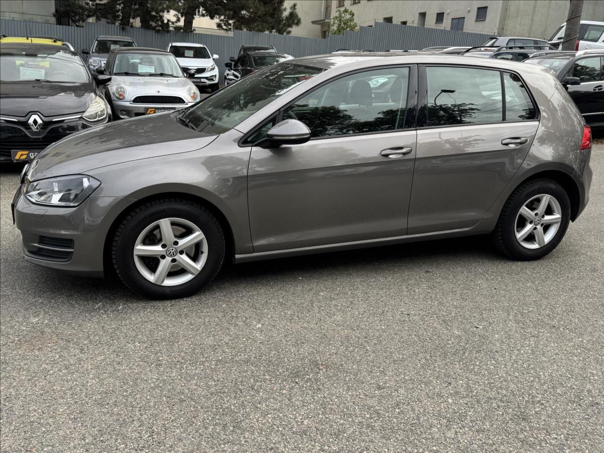 Volkswagen Golf, 1,2 ksasný stav+zimni pneu - fotka 4