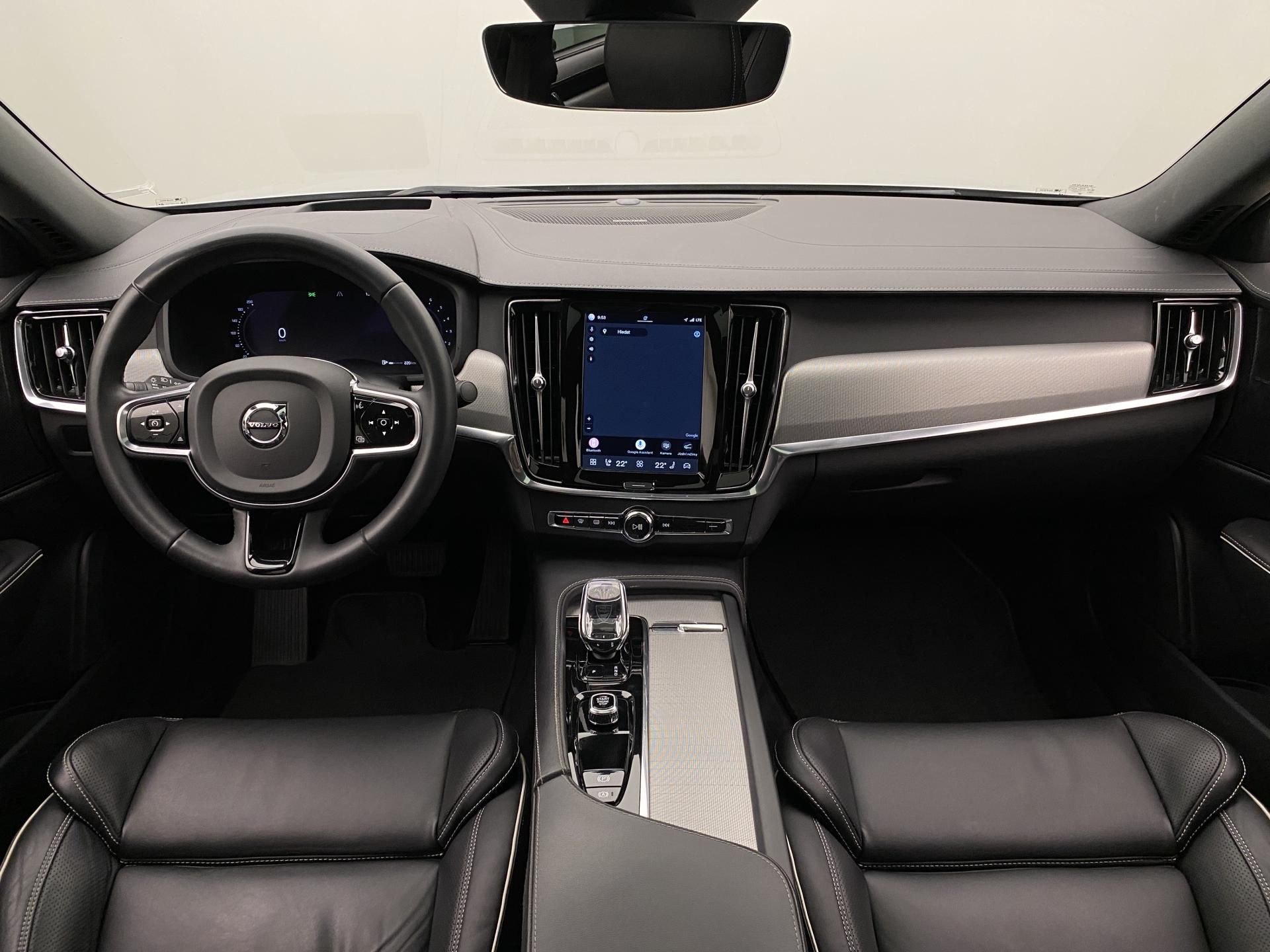 Volvo S90, B5 AWD BLACK ULTIMATE AUT CZ - fotka 2